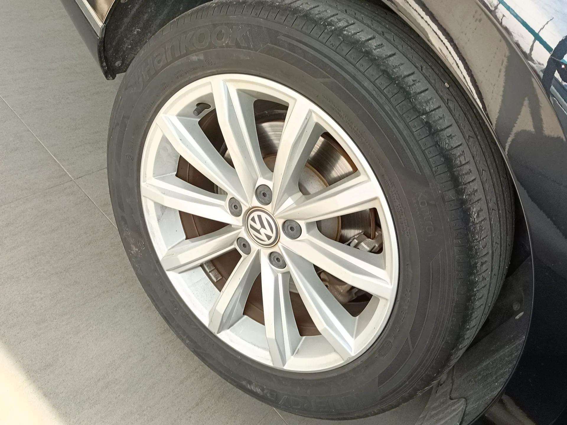 Volkswagen Magotan 2019 330TSI DSG Leading Model China VI Standard — миниатюра 10