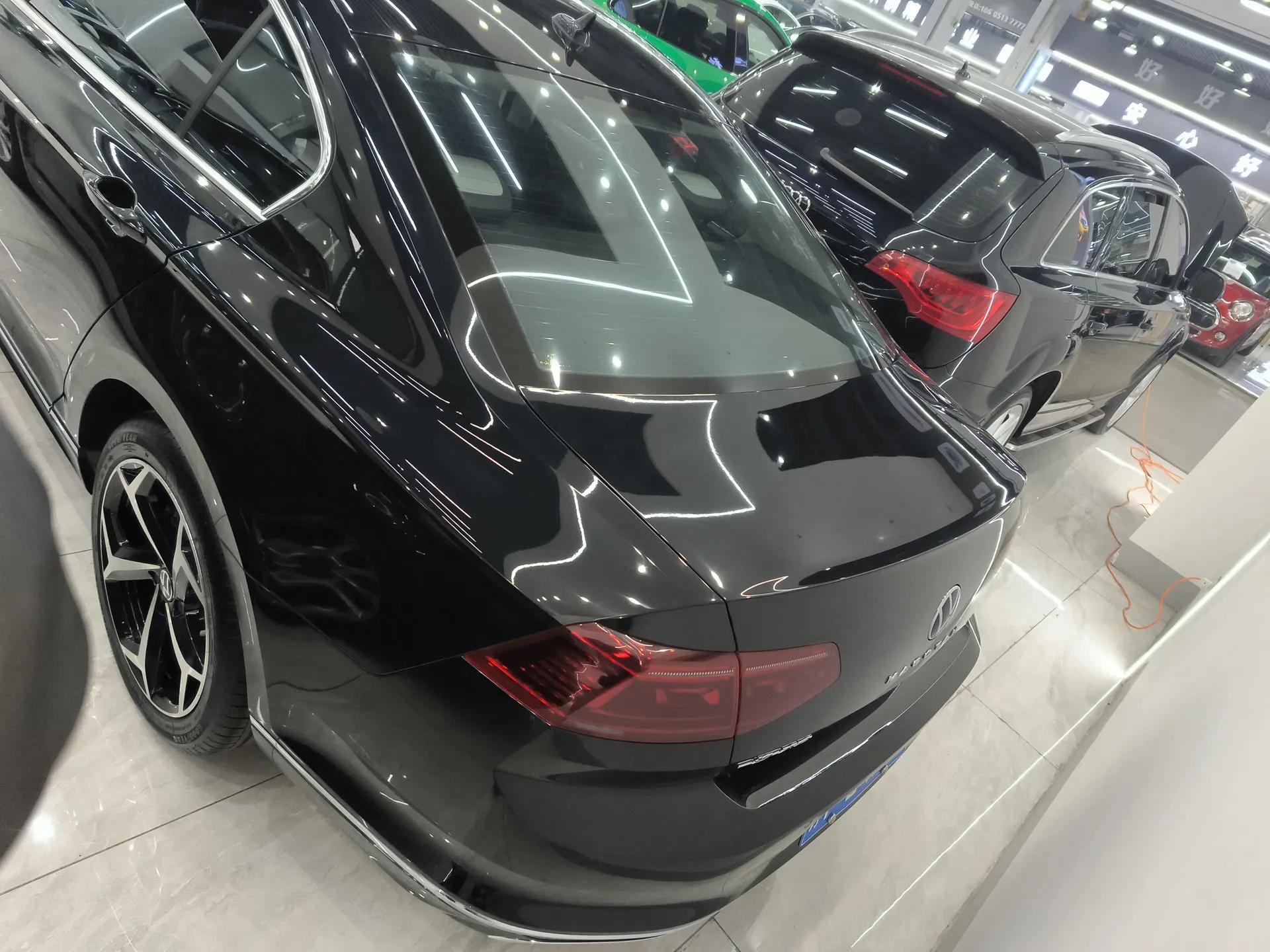 Volkswagen Magotan 2023 2 Million Units Commemorative Edition 330TSI DSG Luxury Version — миниатюра 6