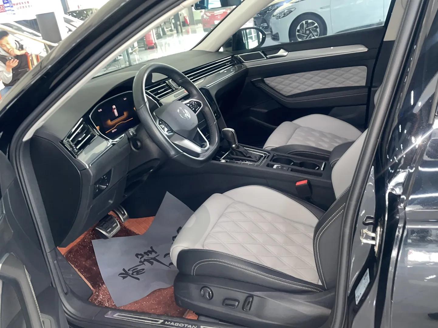Volkswagen Magotan 2023 2 Million Units Limited Edition 330TSI DSG Leading Version — миниатюра 9