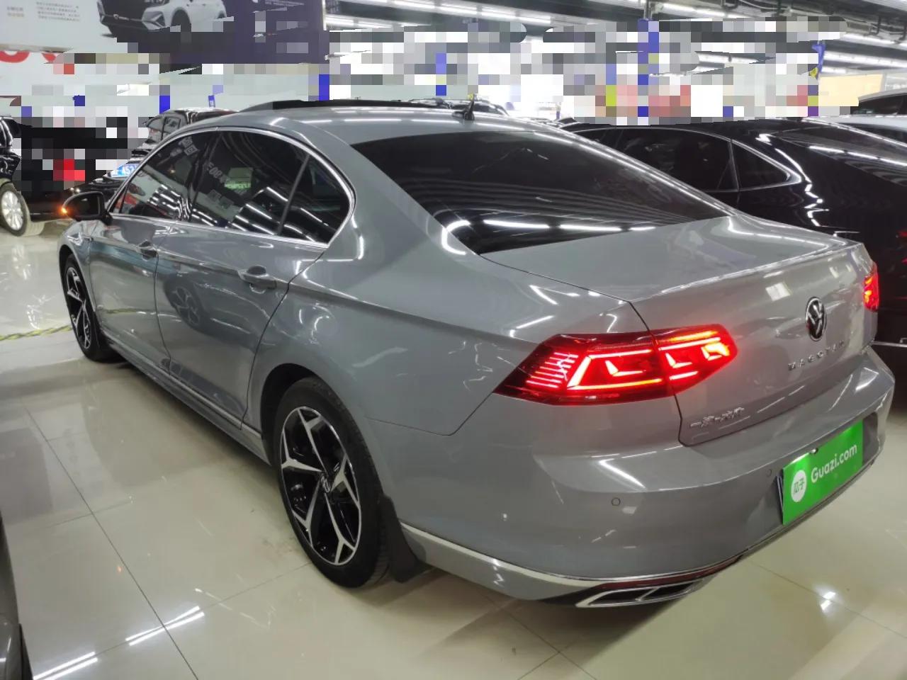 Volkswagen Magotan 2023 2 Million Units Commemorative Edition 330TSI DSG Luxury Version — миниатюра 5