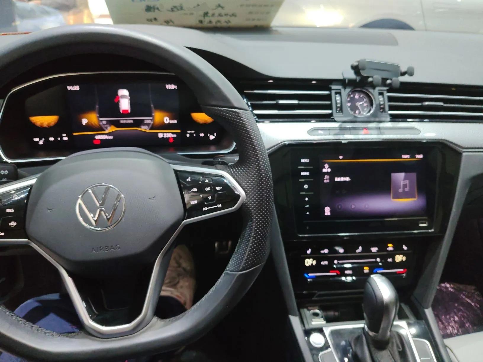 Volkswagen Magotan 2023 2 Million Units Limited Edition 330TSI DSG Leading Version — миниатюра 13