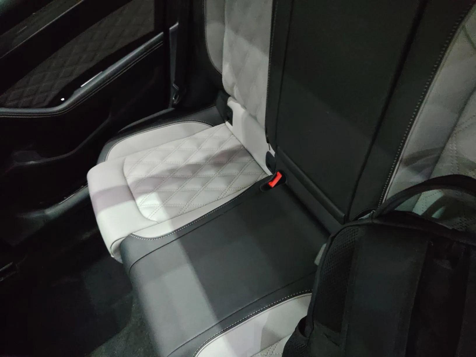 Volkswagen Magotan 2023 2 Million Units Limited Edition 330TSI DSG Leading Version — миниатюра 20