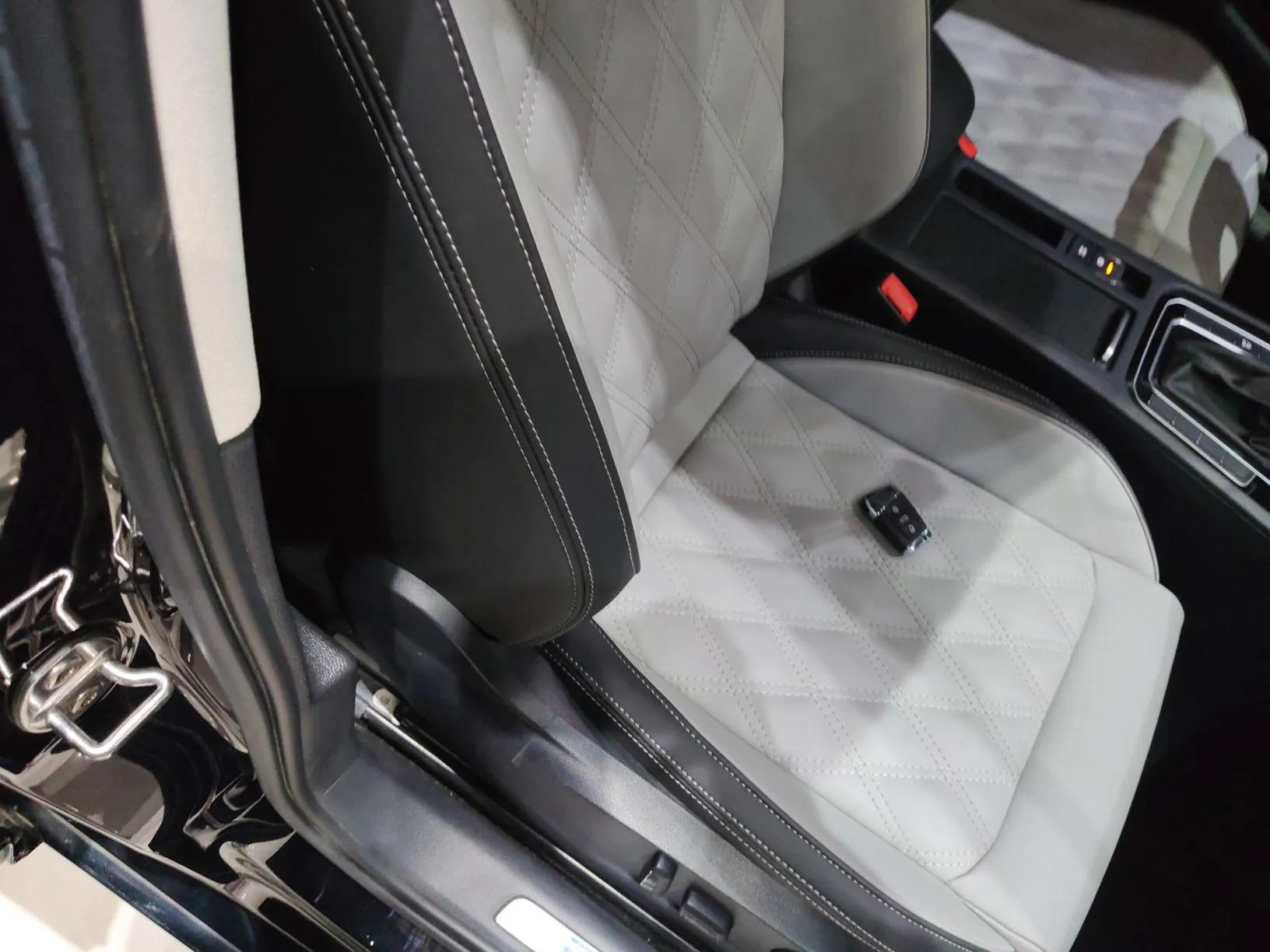 Volkswagen Magotan 2023 2 Million Units Limited Edition 330TSI DSG Leading Version — миниатюра 23