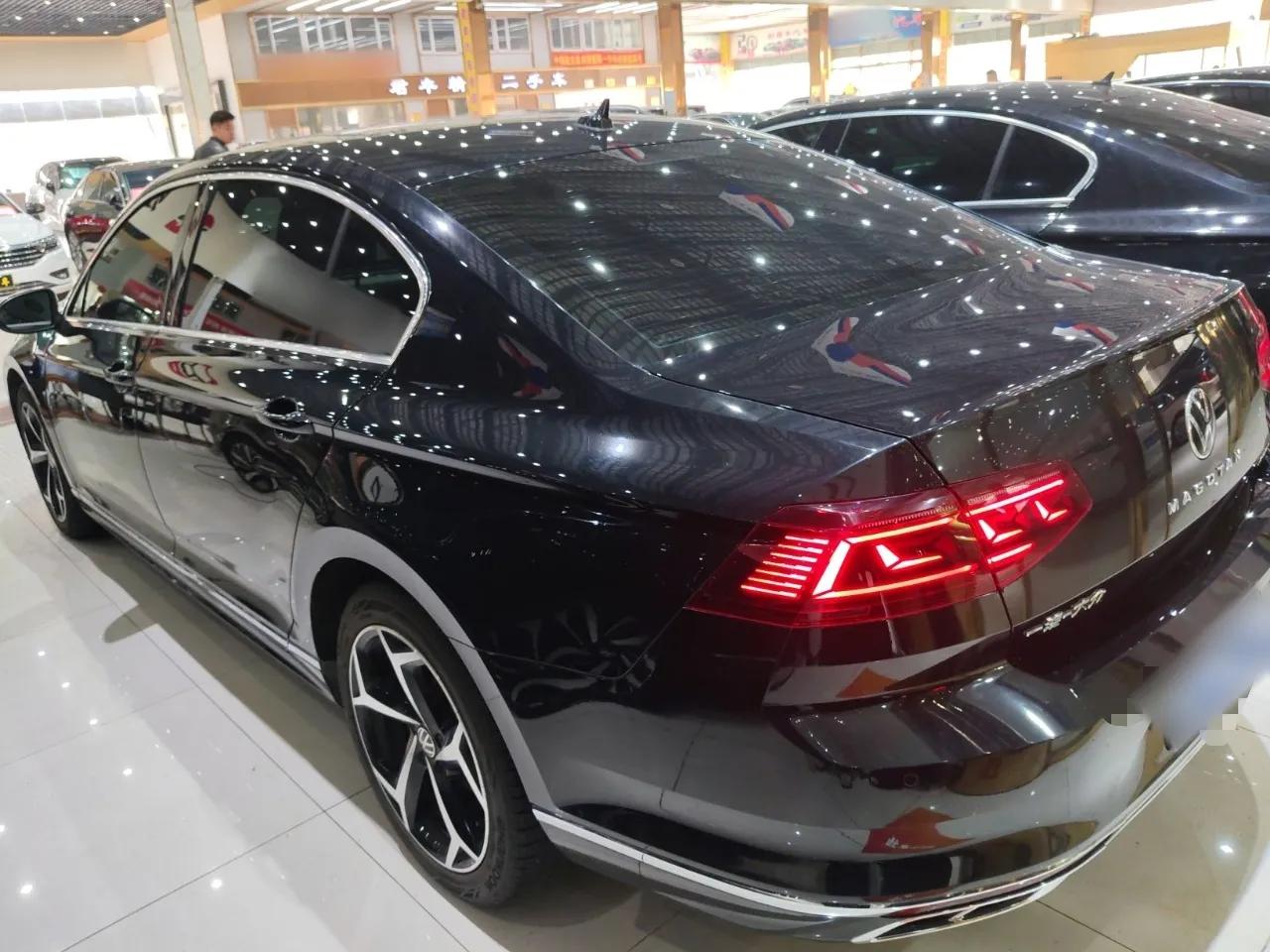 Volkswagen Magotan 2023 2 Million Units Limited Edition 330TSI DSG Leading Version — миниатюра 4
