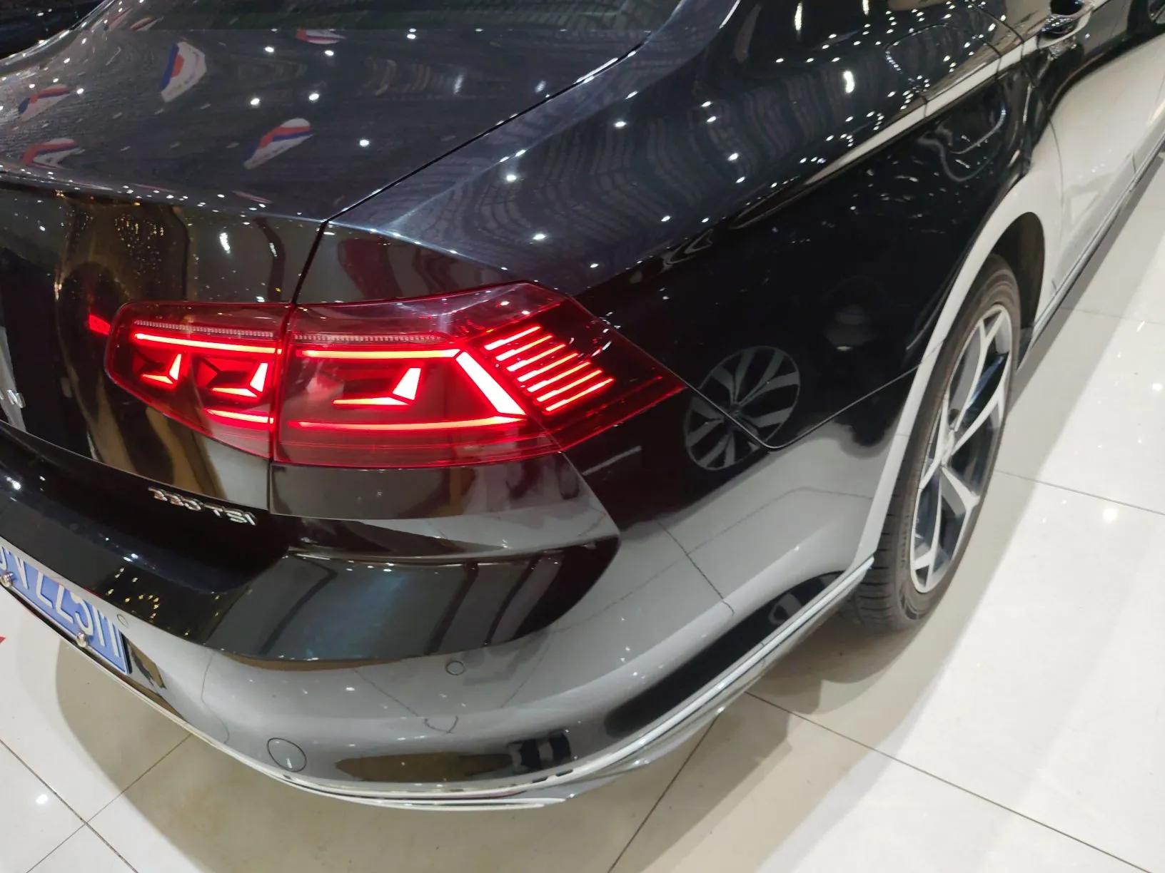 Volkswagen Magotan 2023 2 Million Units Limited Edition 330TSI DSG Leading Version — миниатюра 7