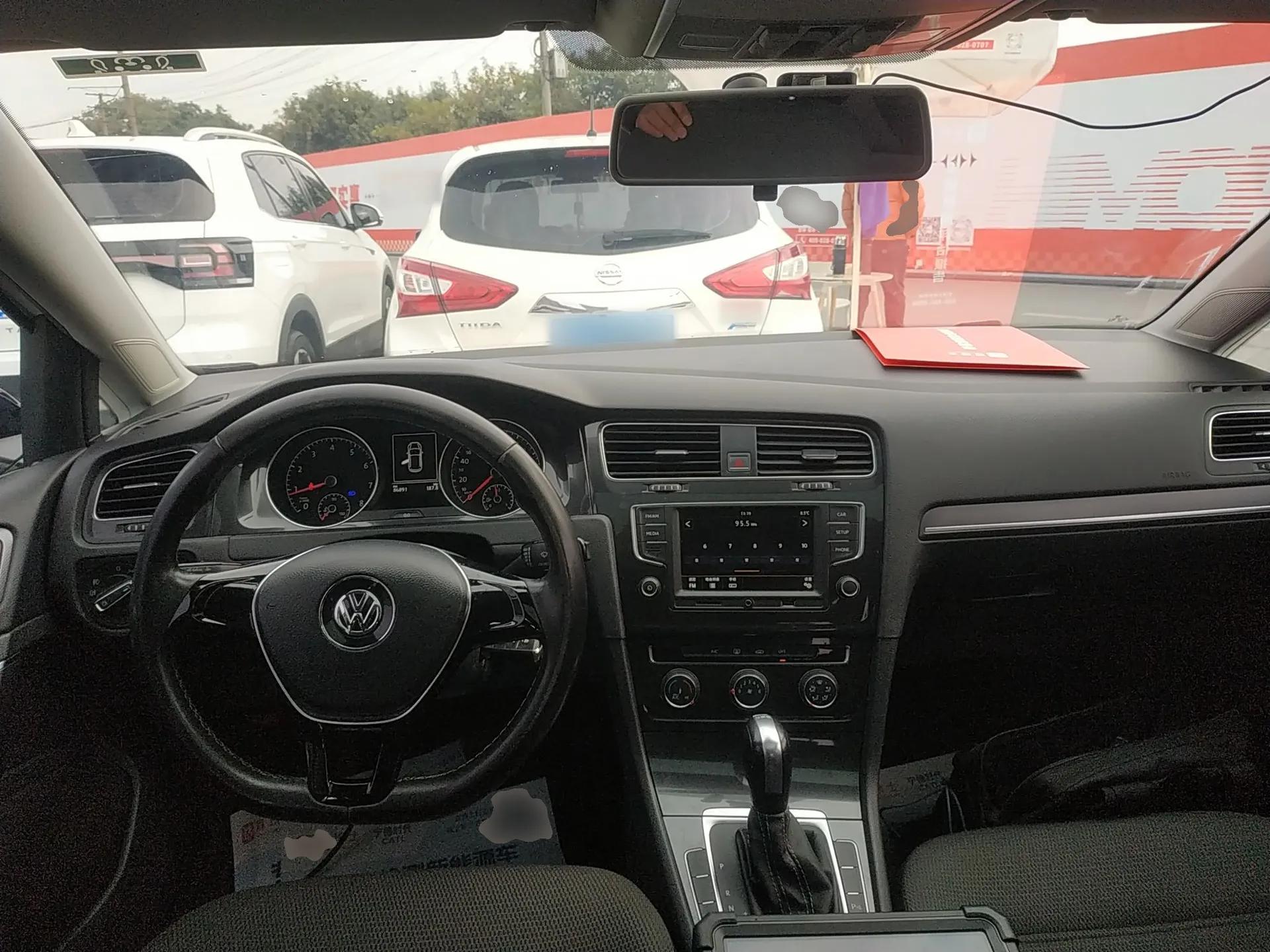 Volkswagen Golf 2017 230TSI Automatic Comfort Edition – Celebrating Milestone of One Million Units — миниатюра 20