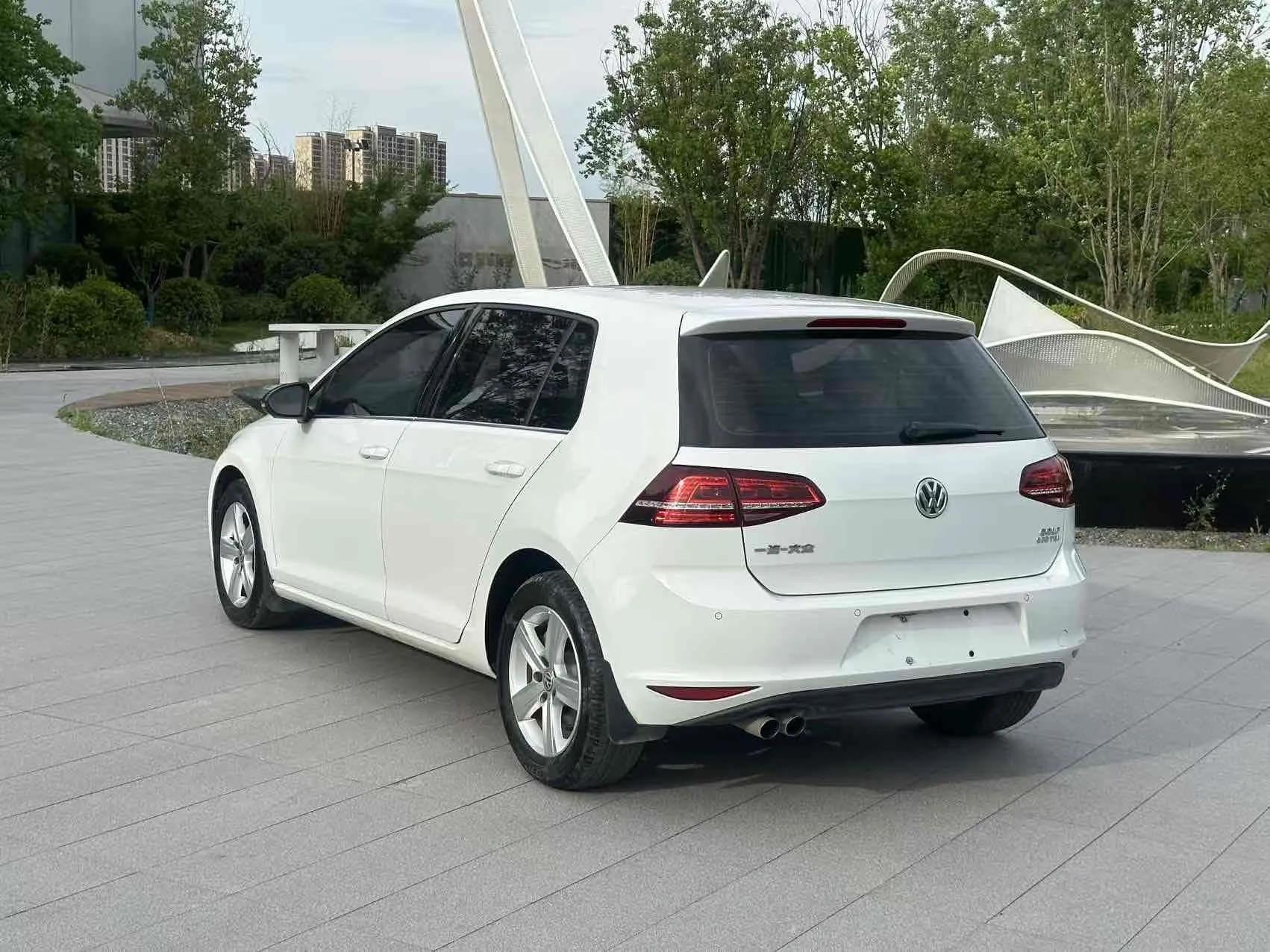 Volkswagen Golf 2017 230TSI Automatic Comfort Edition – Celebrating Milestone of One Million Units — миниатюра 8