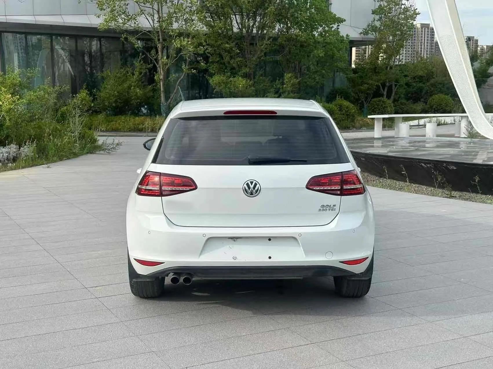Volkswagen Golf 2017 230TSI Automatic Comfort Edition – Celebrating Milestone of One Million Units — миниатюра 9