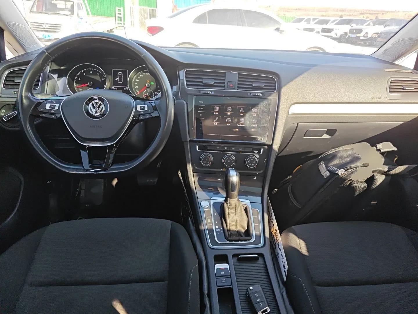 Volkswagen Golf 2020 Zhiai Edition 200TSI DSG Comfortable & Ambitious Version — миниатюра 12