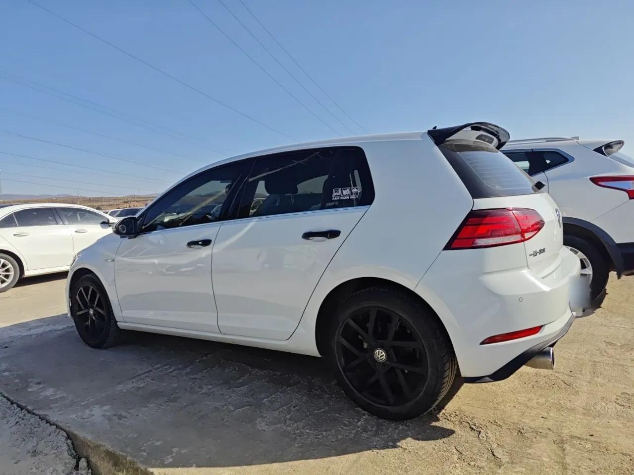 Volkswagen Golf 2020 Zhiai Edition 200TSI DSG Comfortable & Ambitious Version — миниатюра 3