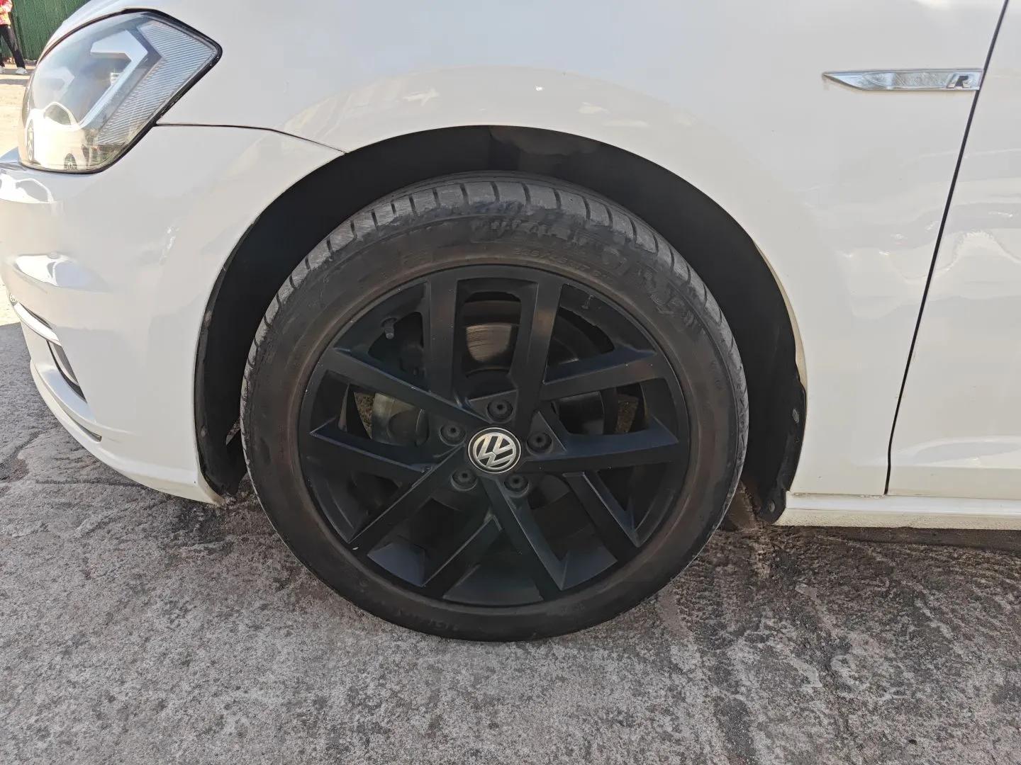 Volkswagen Golf 2020 Zhiai Edition 200TSI DSG Comfortable & Ambitious Version — миниатюра 9