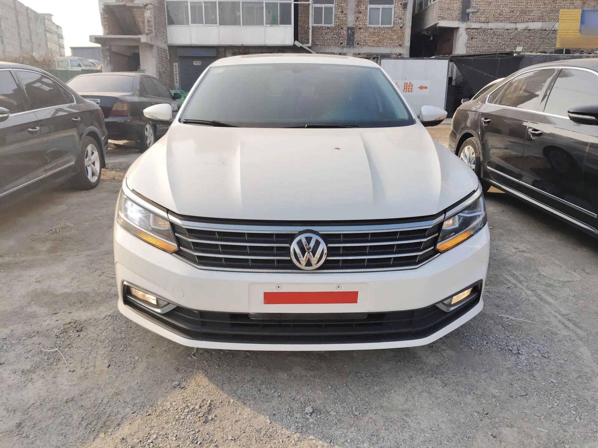 Volkswagen Passat 2016 330TSI DSG Luxury Edition — миниатюра 3