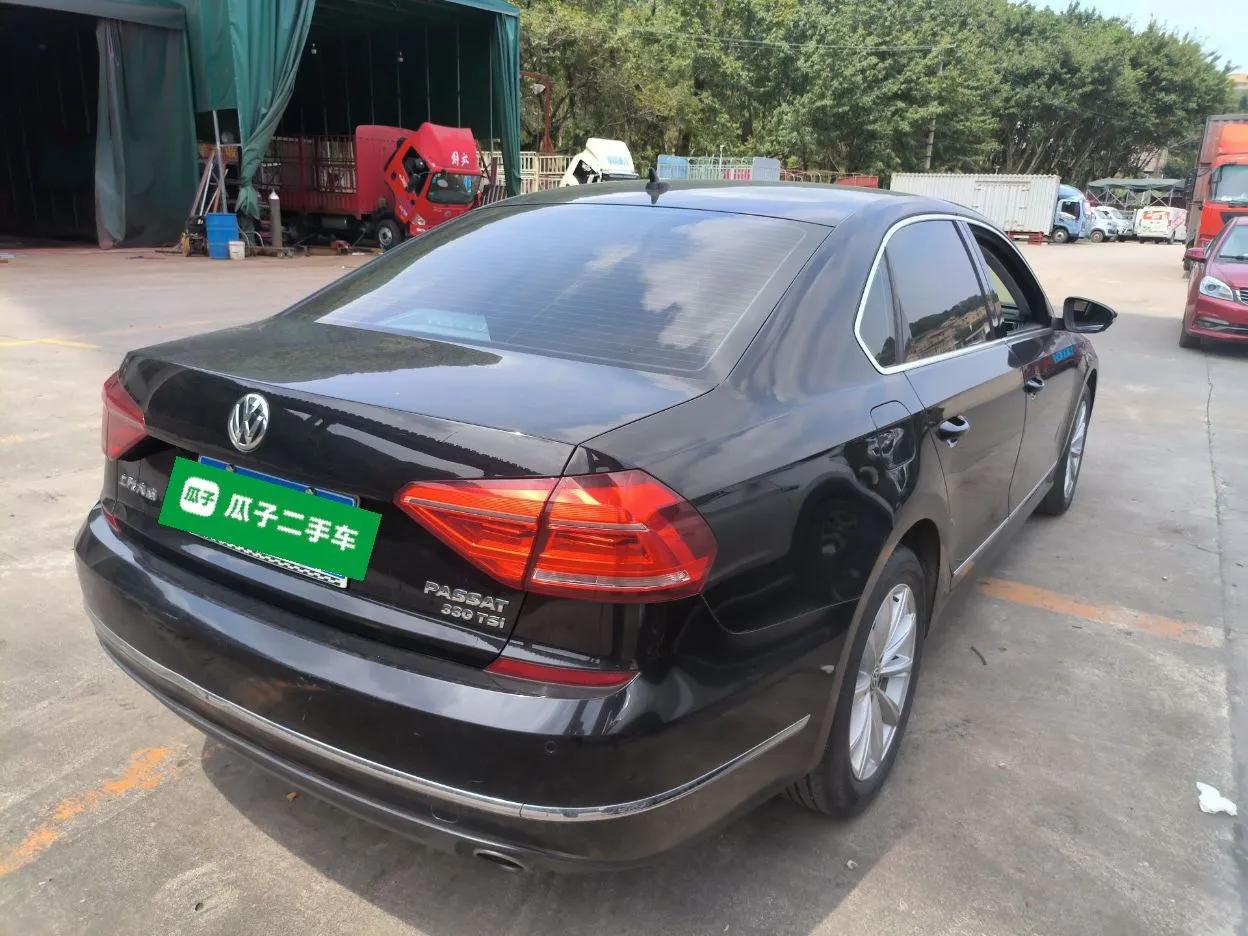 Volkswagen Passat 2017 330TSI DSG Luxury Edition — миниатюра 4