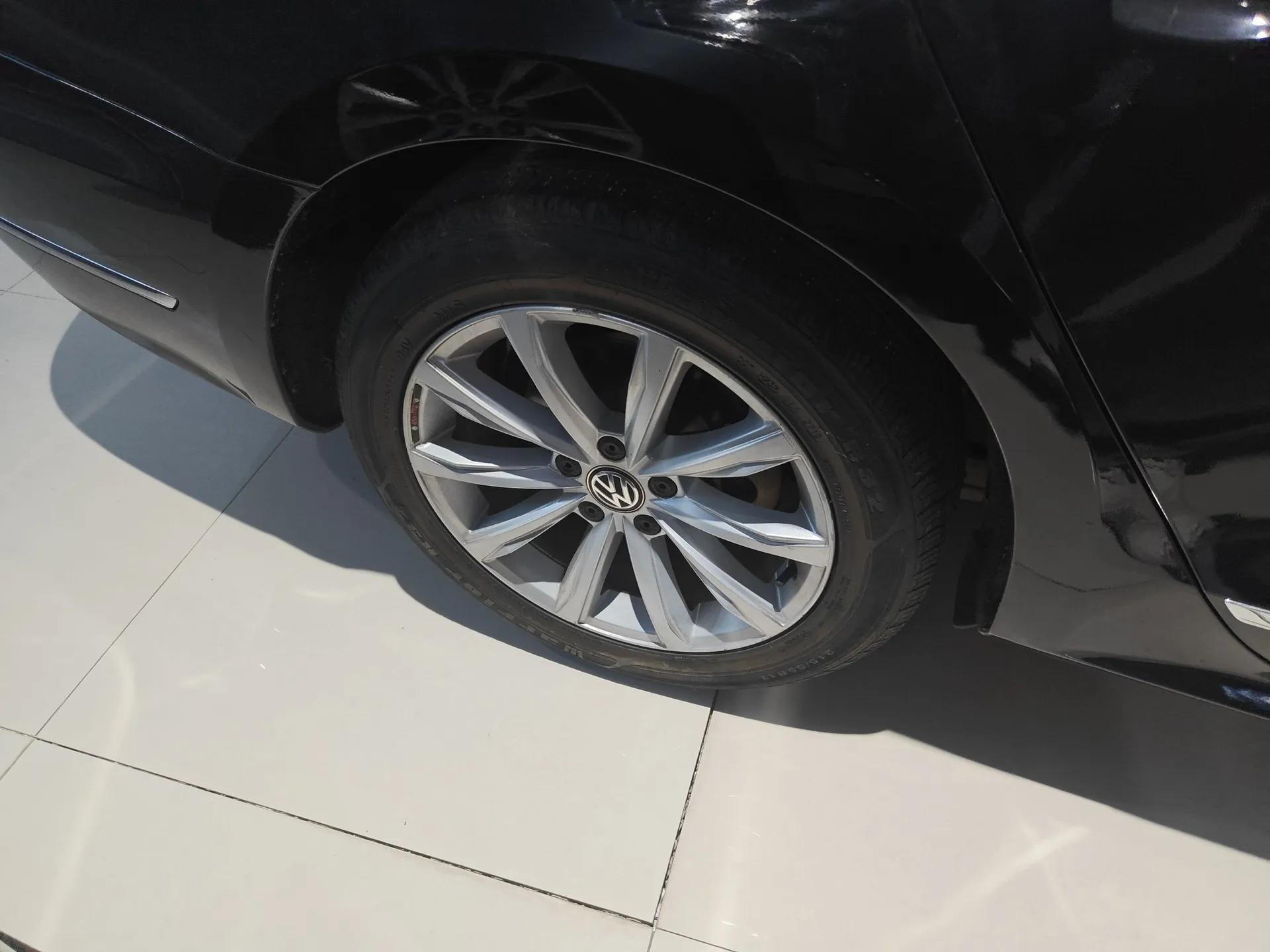 Volkswagen Passat 2017 330TSI DSG Luxury Edition — миниатюра 10