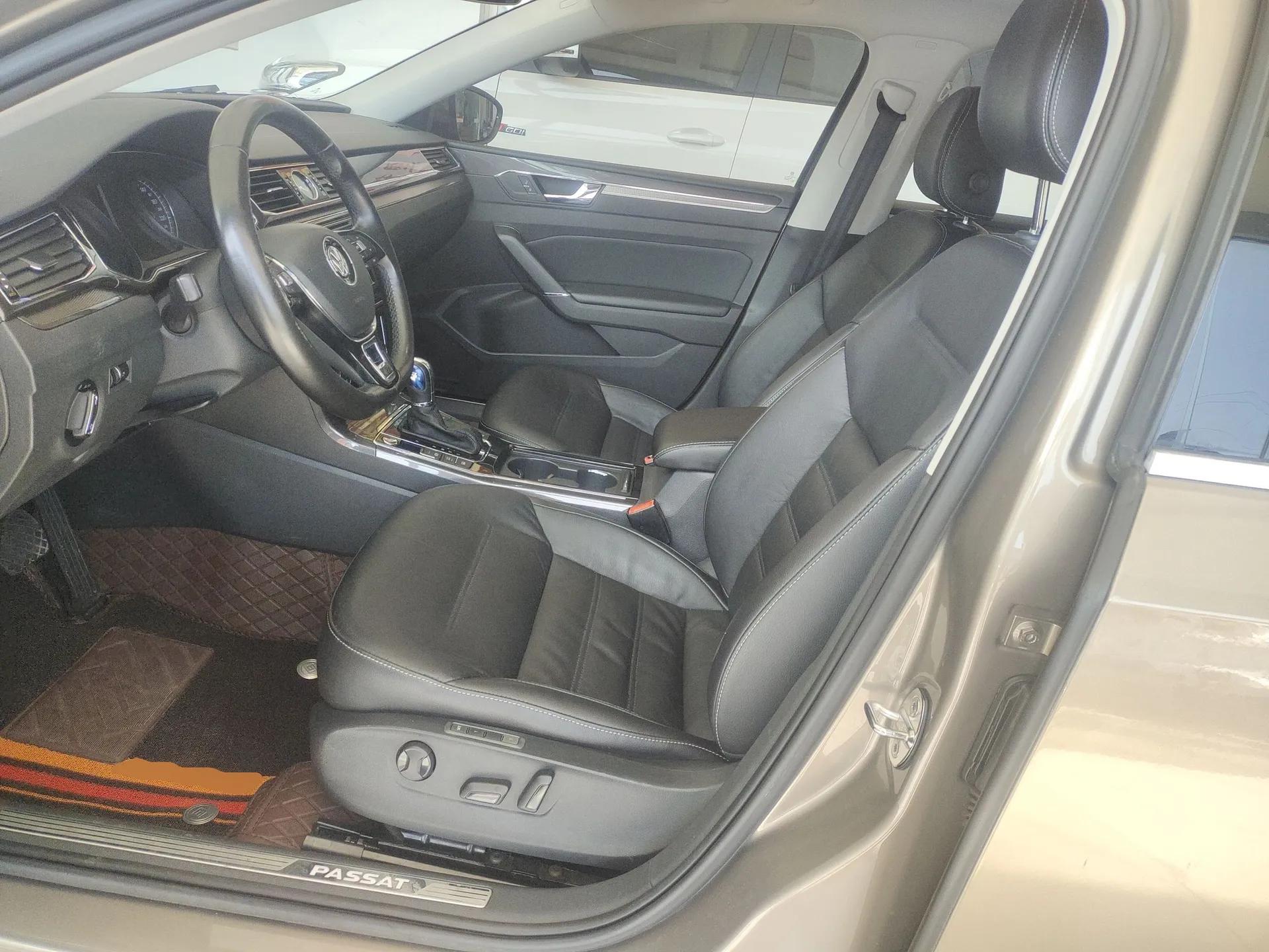 Volkswagen Passat 2017 330TSI DSG Prestige Edition — миниатюра 18