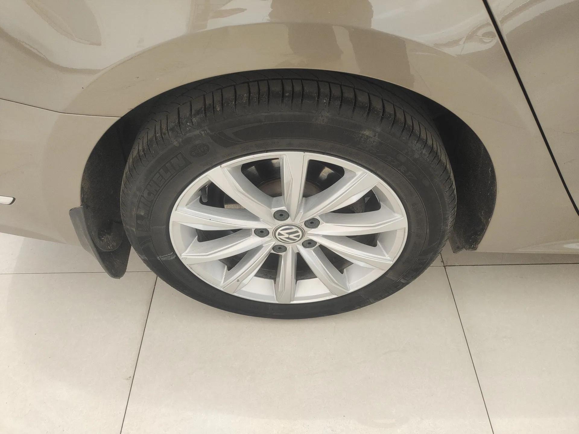 Volkswagen Passat 2017 330TSI DSG Prestige Edition — миниатюра 10