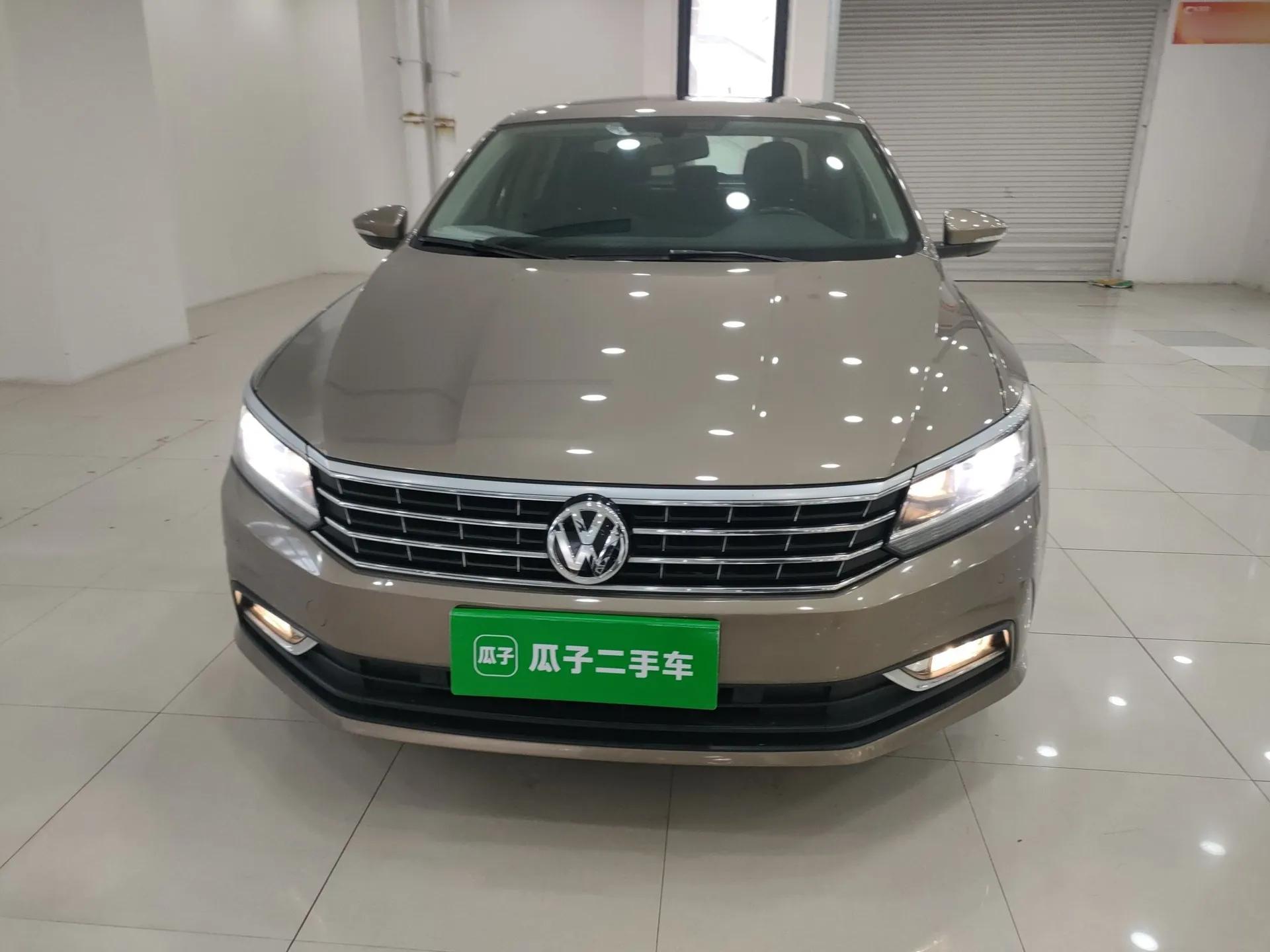 Volkswagen Passat 2017 330TSI DSG Luxury Edition — миниатюра 3