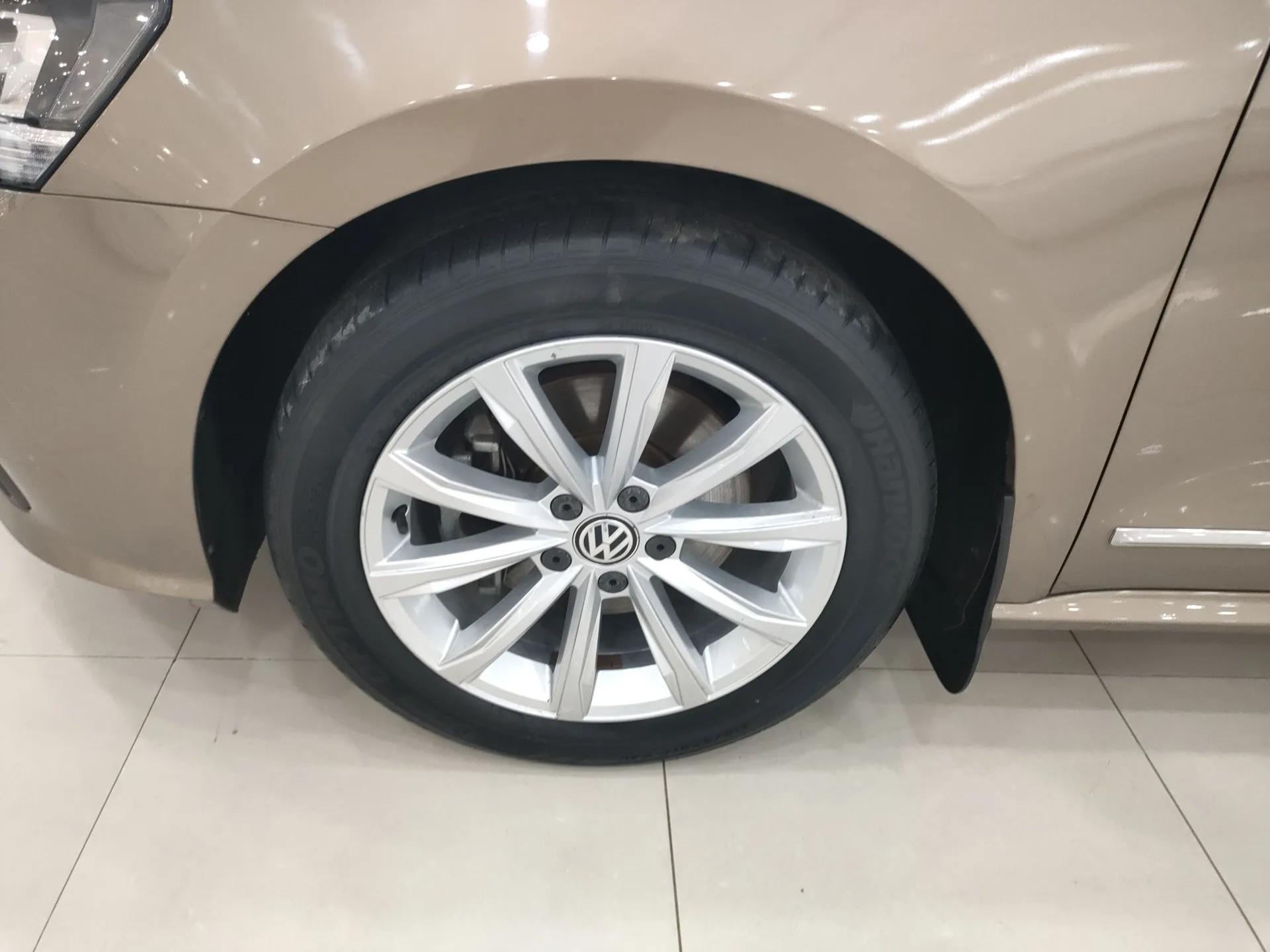 Volkswagen Passat 2017 330TSI DSG Luxury Edition — миниатюра 9