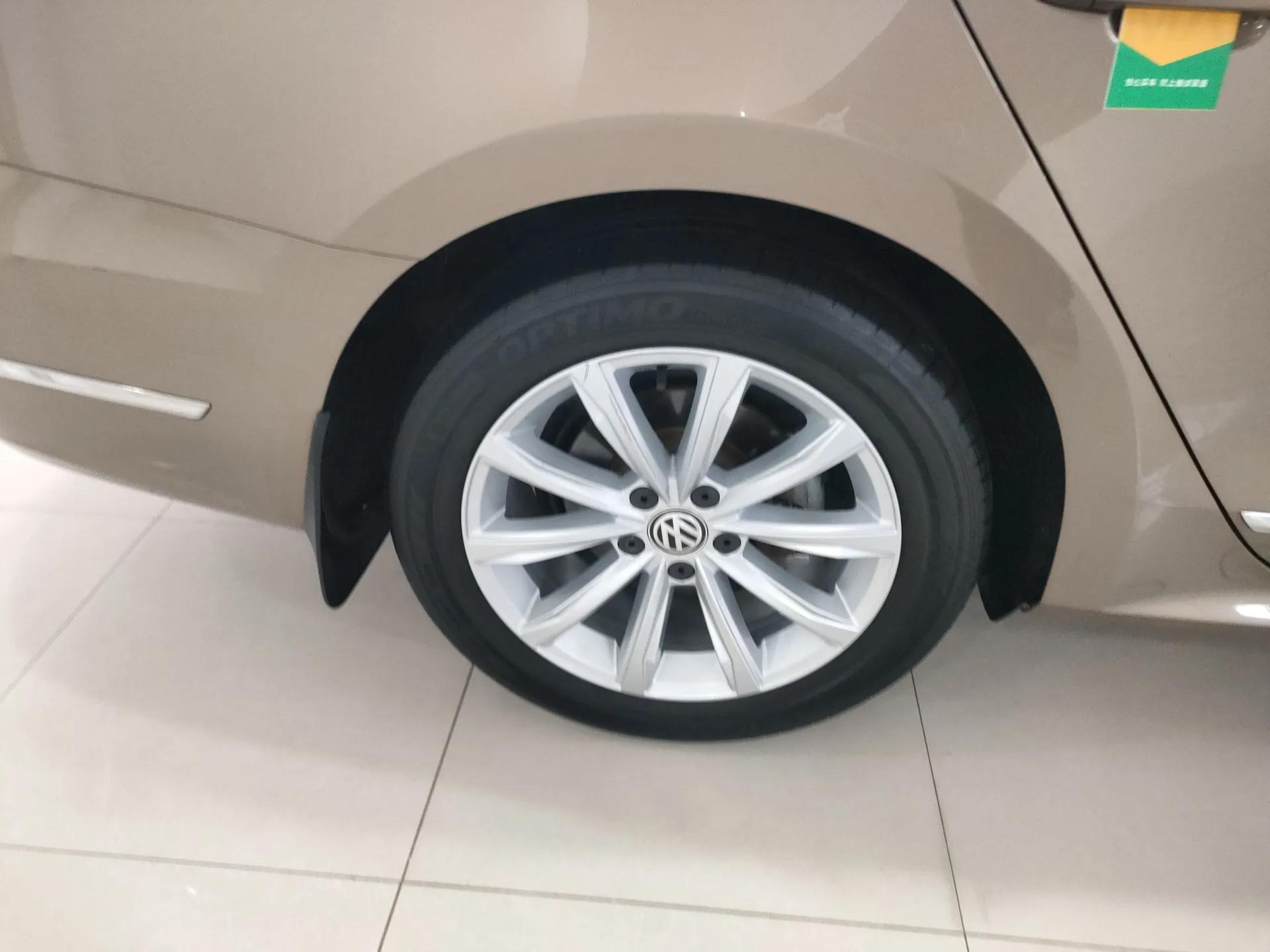 Volkswagen Passat 2017 330TSI DSG Luxury Edition — миниатюра 10