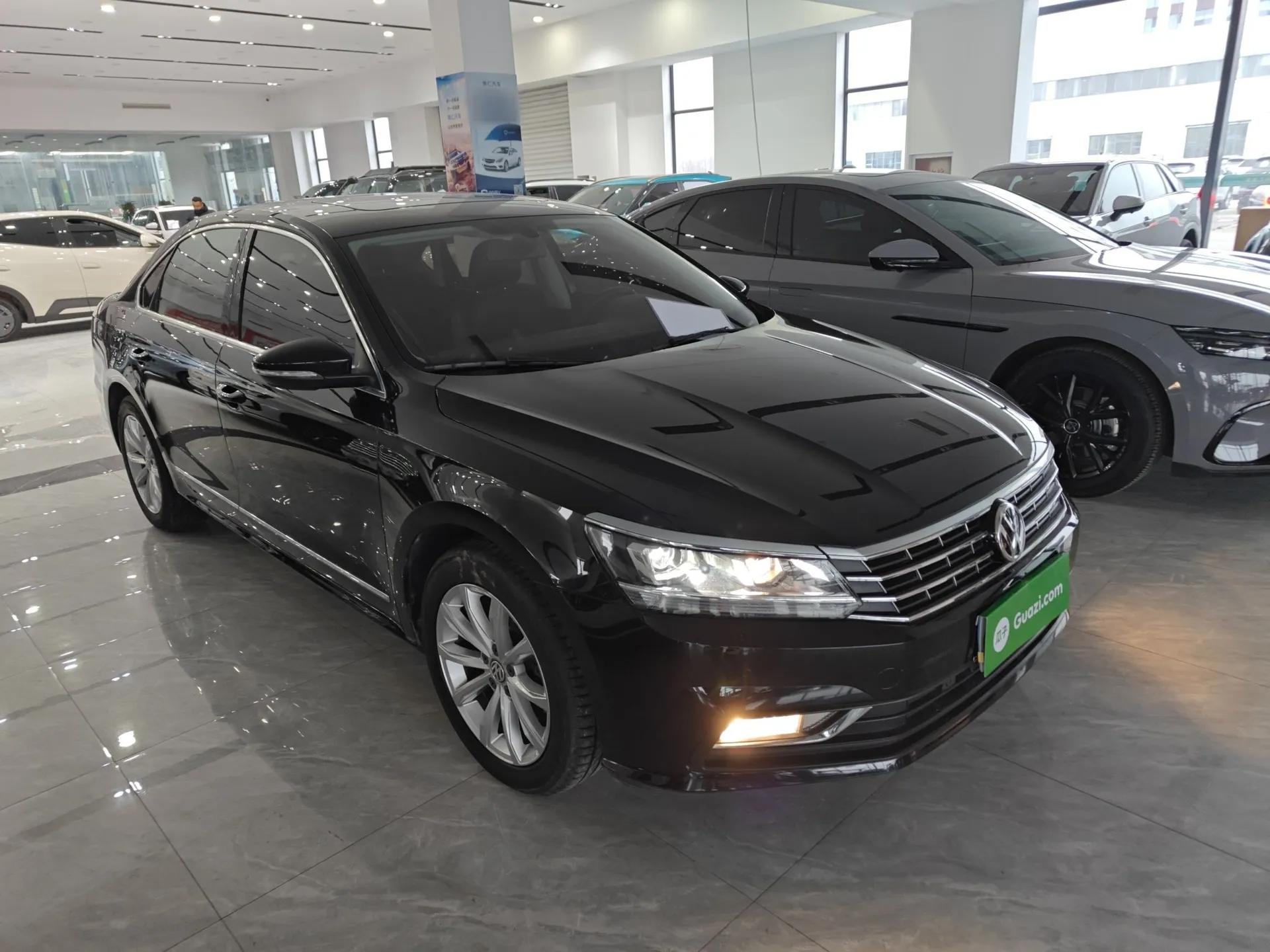 Volkswagen Passat 2017 330TSI DSG Luxury Edition — миниатюра 3
