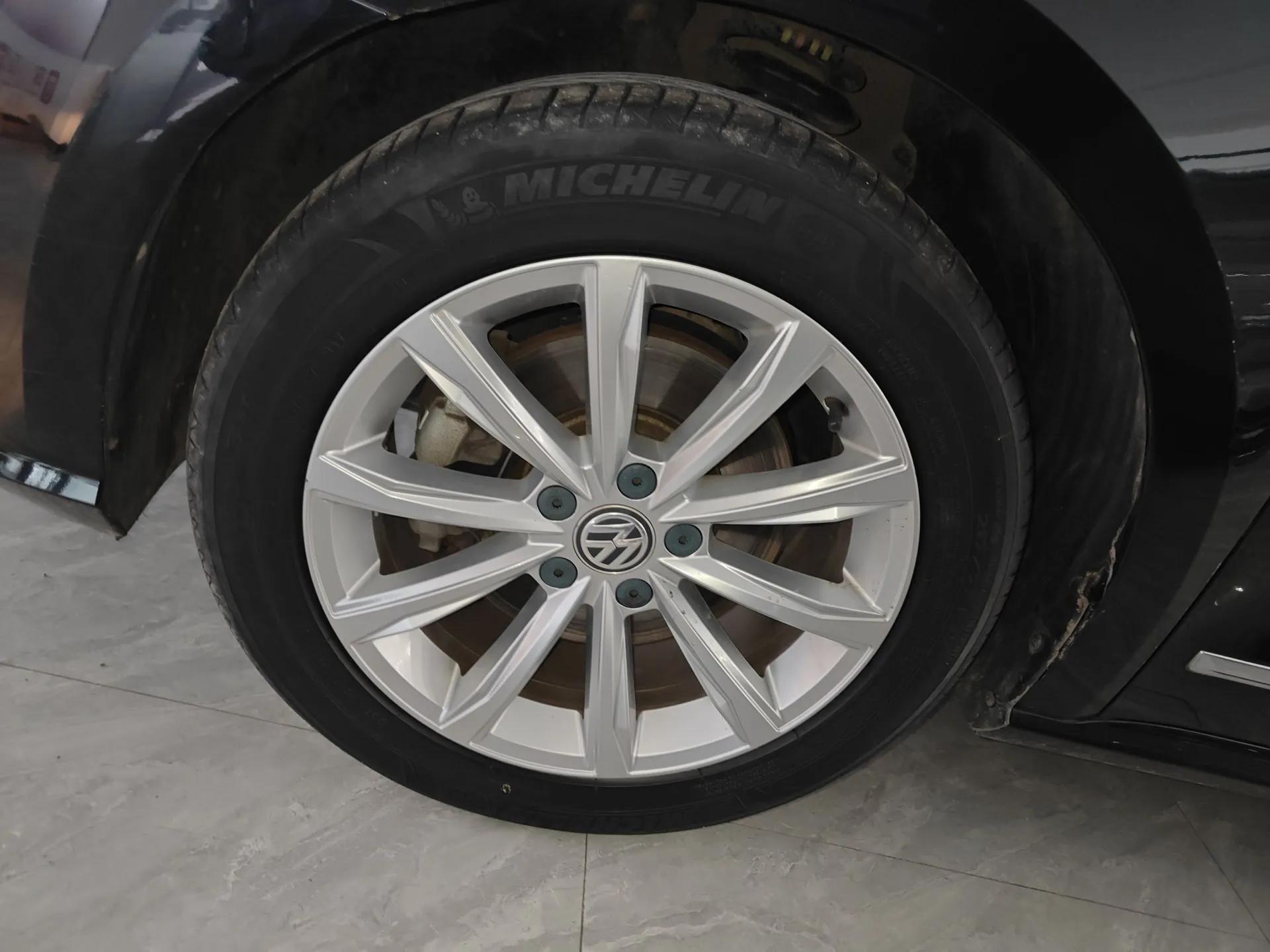 Volkswagen Passat 2017 330TSI DSG Luxury Edition — миниатюра 8