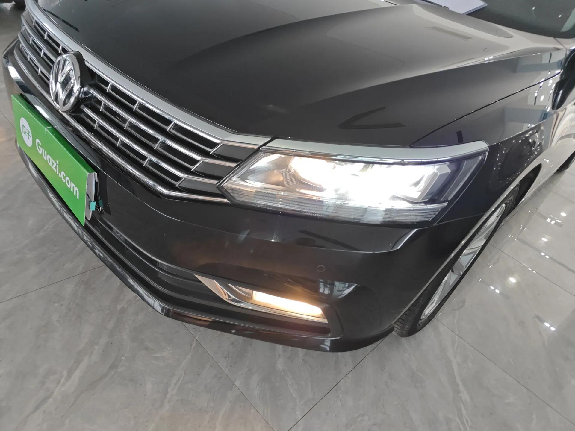 Volkswagen Passat 2017 330TSI DSG Luxury Edition — миниатюра 9