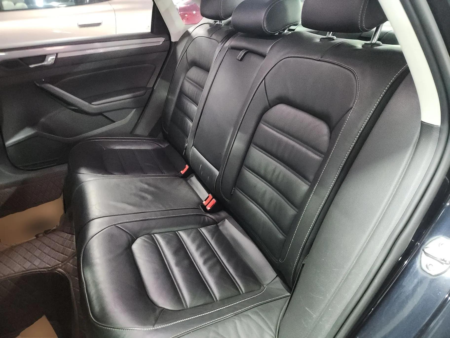 Volkswagen Passat 2017 280TSI DSG Luxury Edition — миниатюра 20