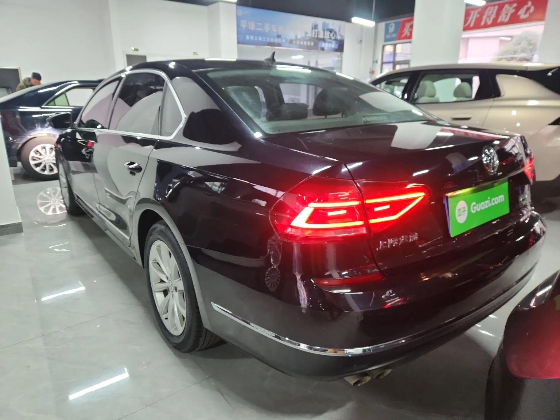 Volkswagen Passat 2017 280TSI DSG Luxury Edition — миниатюра 4