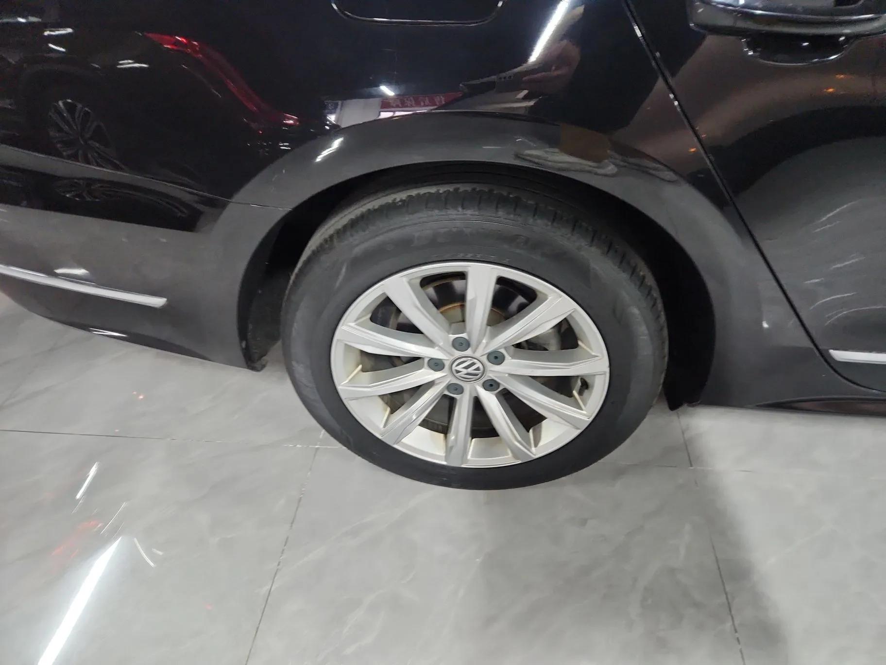 Volkswagen Passat 2017 280TSI DSG Luxury Edition — миниатюра 10