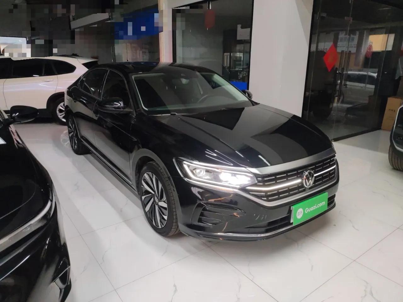 Volkswagen Passat 2022 330TSI Luxury Edition — миниатюра 3