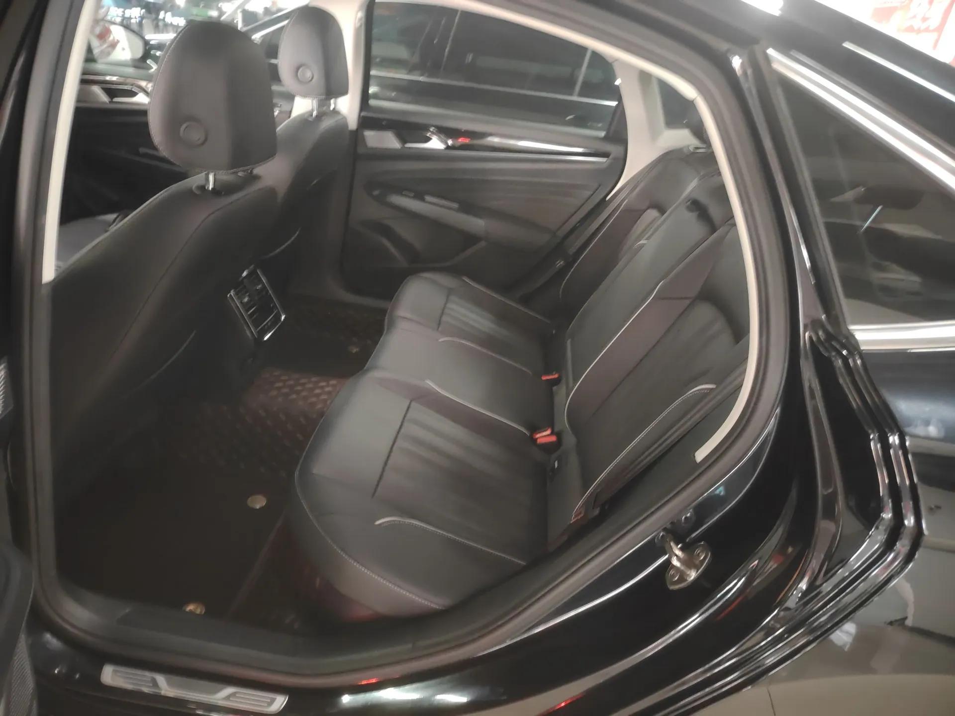 Volkswagen Passat 2023 330TSI Elite Edition — миниатюра 19