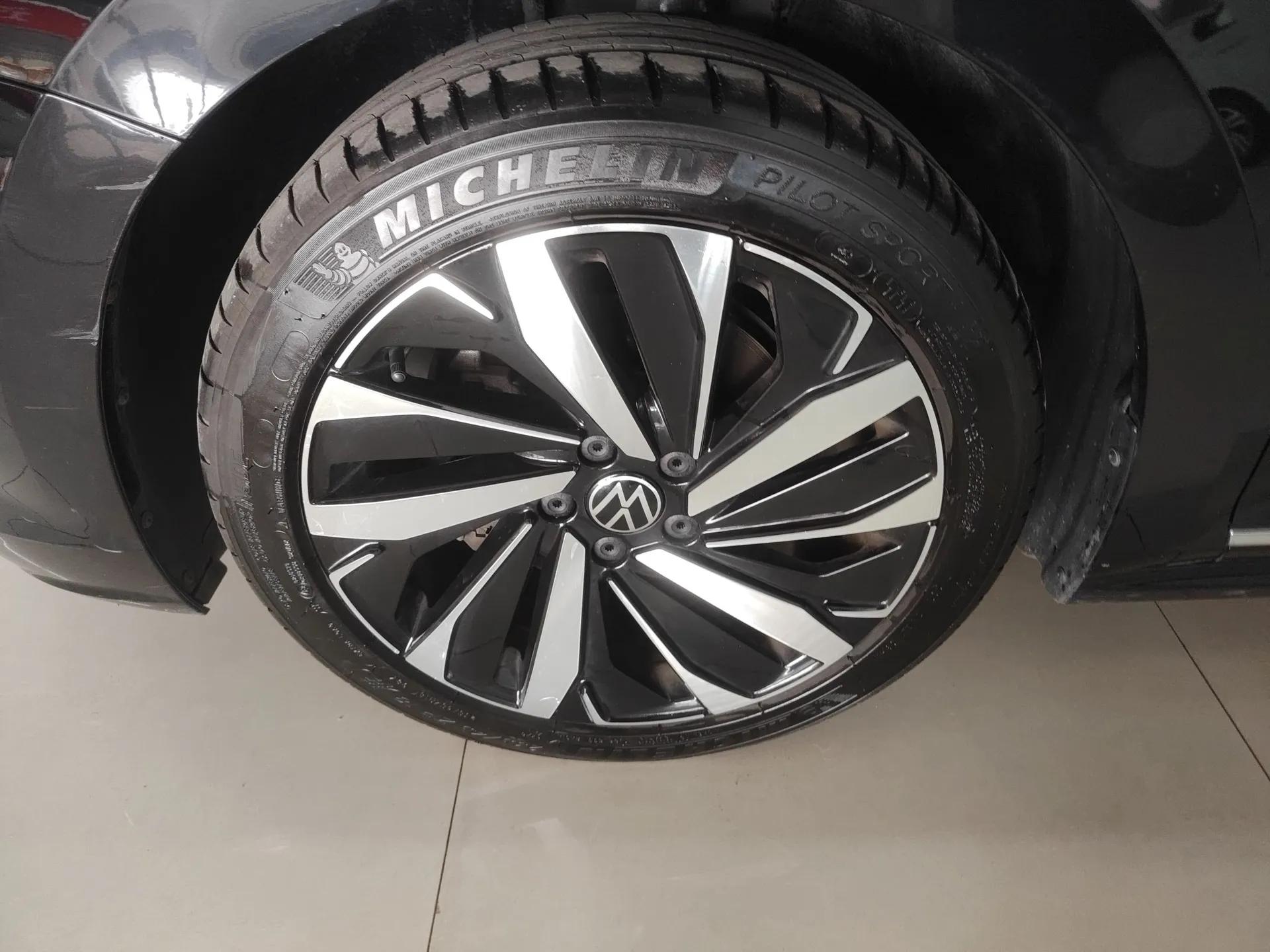 Volkswagen Passat 2023 330TSI Elite Edition — миниатюра 9