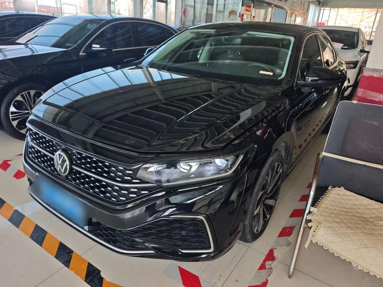 Volkswagen Passat 2022 330TSI Starry Elite Edition Custom Version — миниатюра 1