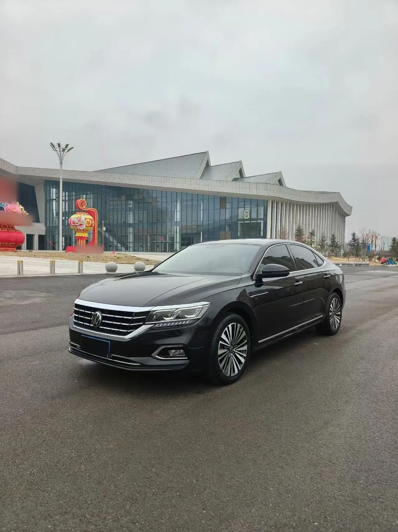 Volkswagen Passat 2020 Revised Version 330TSI Luxury Edition China VI Standard — миниатюра 1