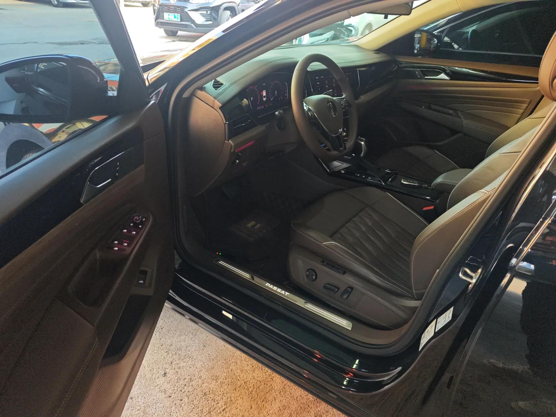 Volkswagen Passat 2020 Revised Version 330TSI Luxury Edition China VI Standard — миниатюра 19