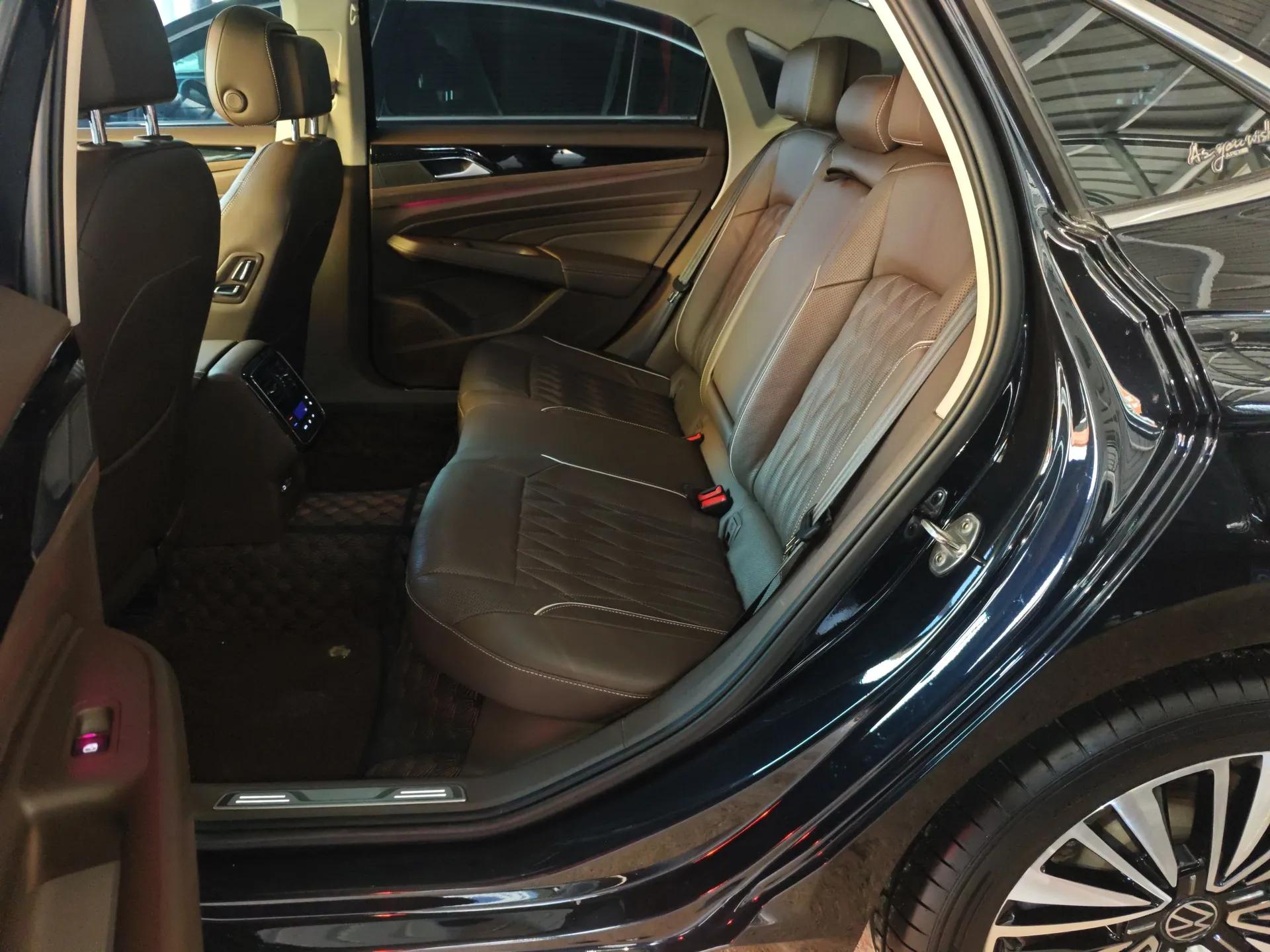 Volkswagen Passat 2020 Revised Version 330TSI Luxury Edition China VI Standard — миниатюра 20