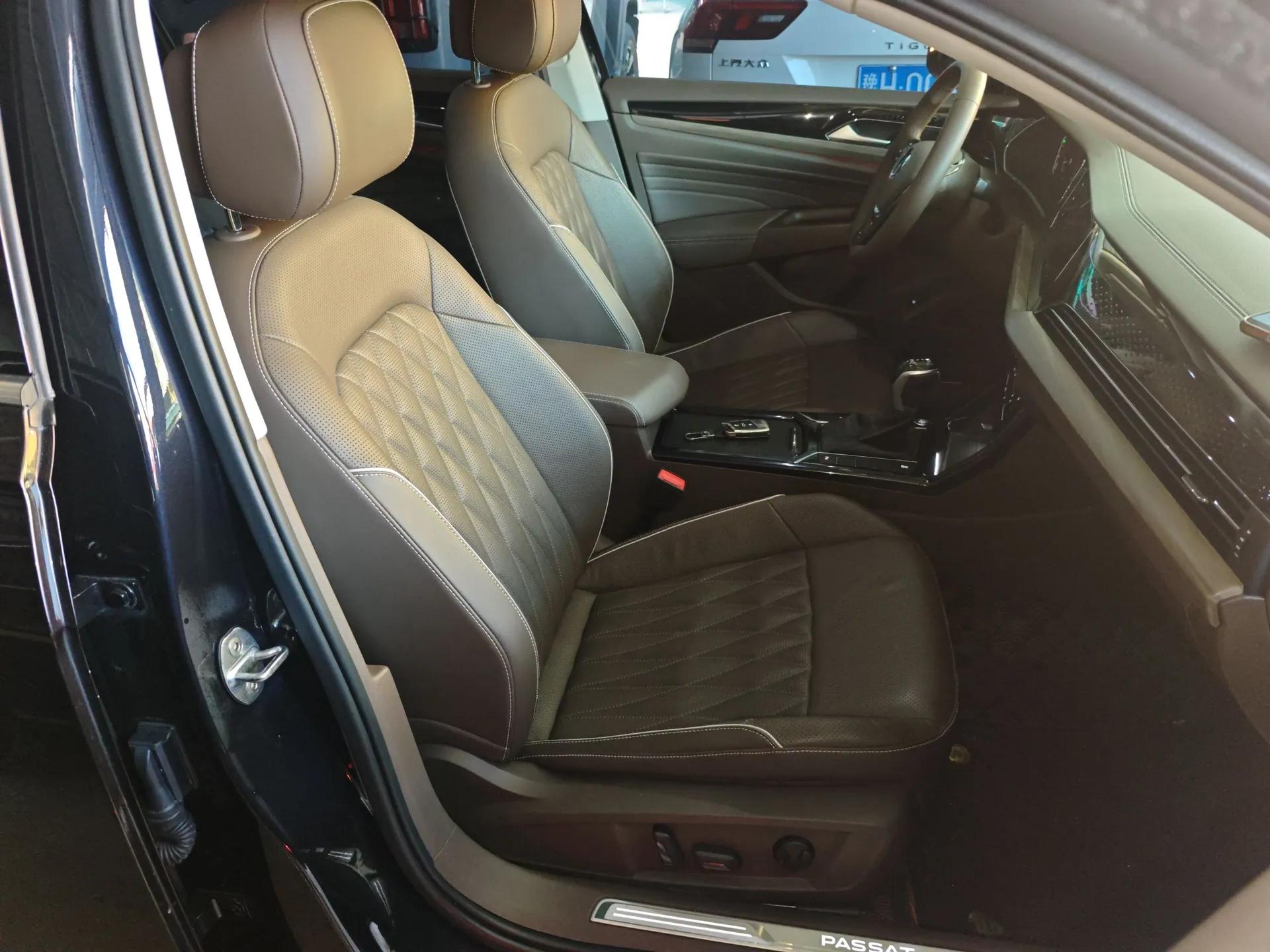 Volkswagen Passat 2020 Revised Version 330TSI Luxury Edition China VI Standard — миниатюра 23