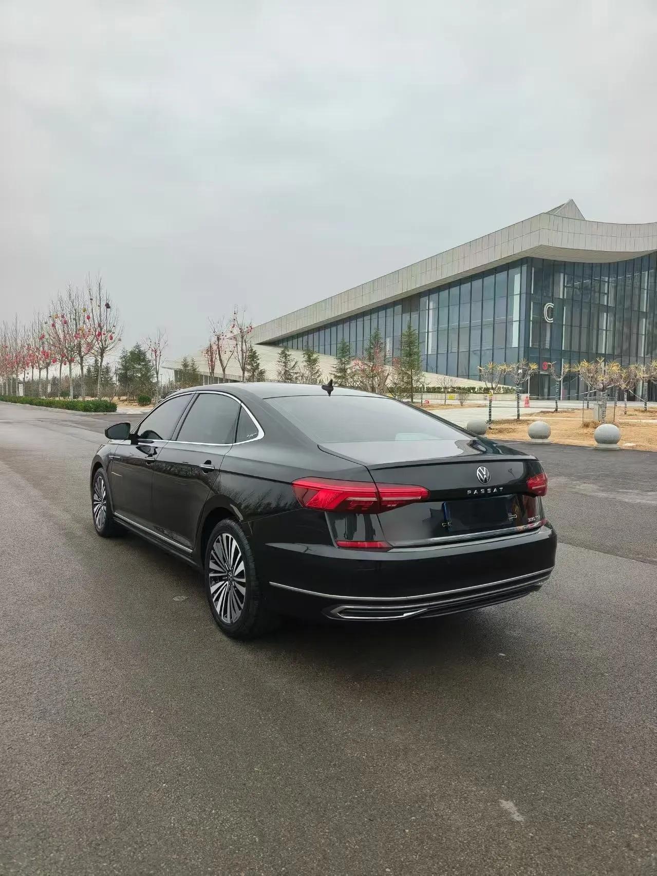 Volkswagen Passat 2020 Revised Version 330TSI Luxury Edition China VI Standard — миниатюра 4