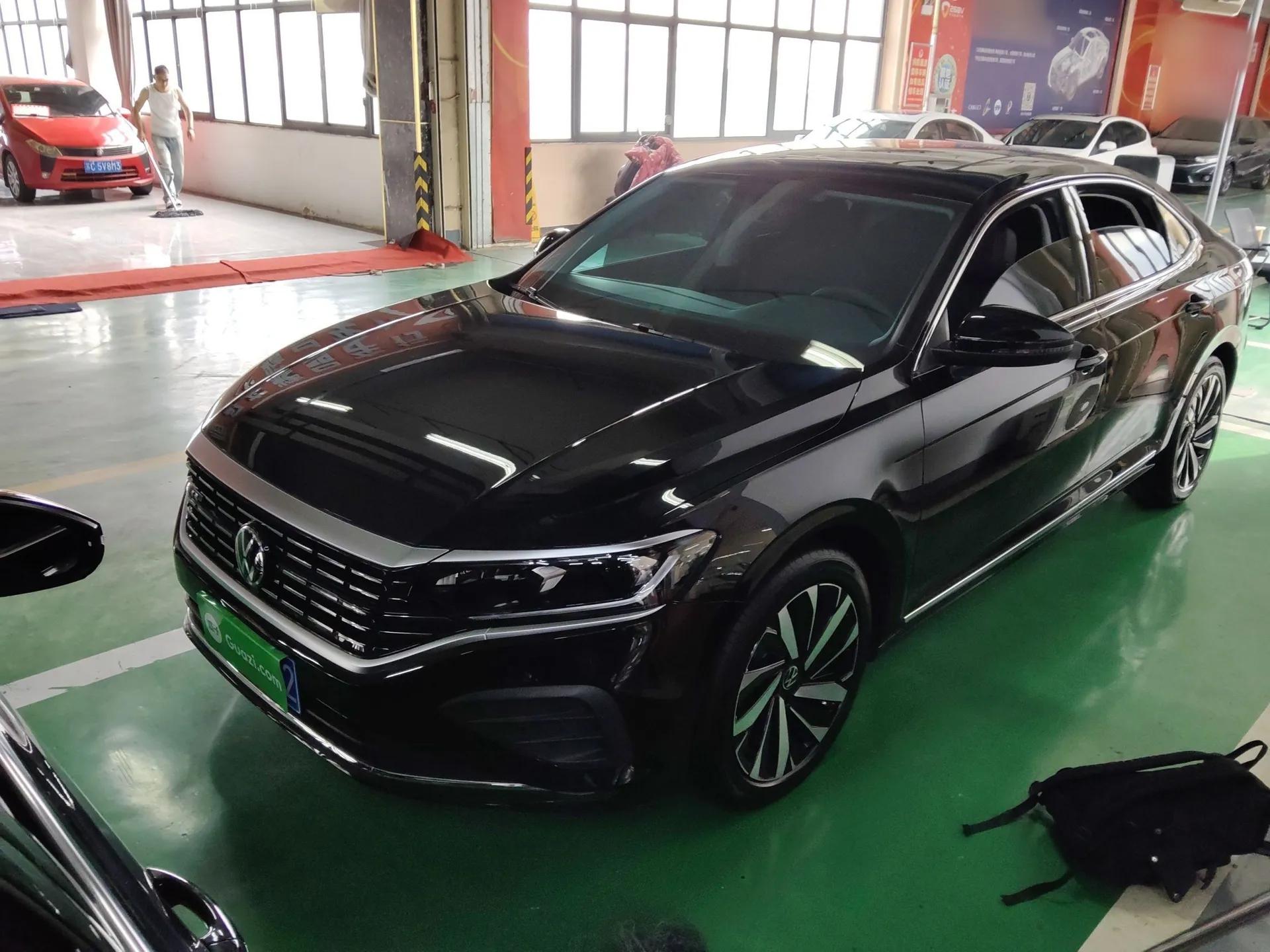 Volkswagen Passat 2025 Premium Version 380TSI Dragon Edition — миниатюра 1