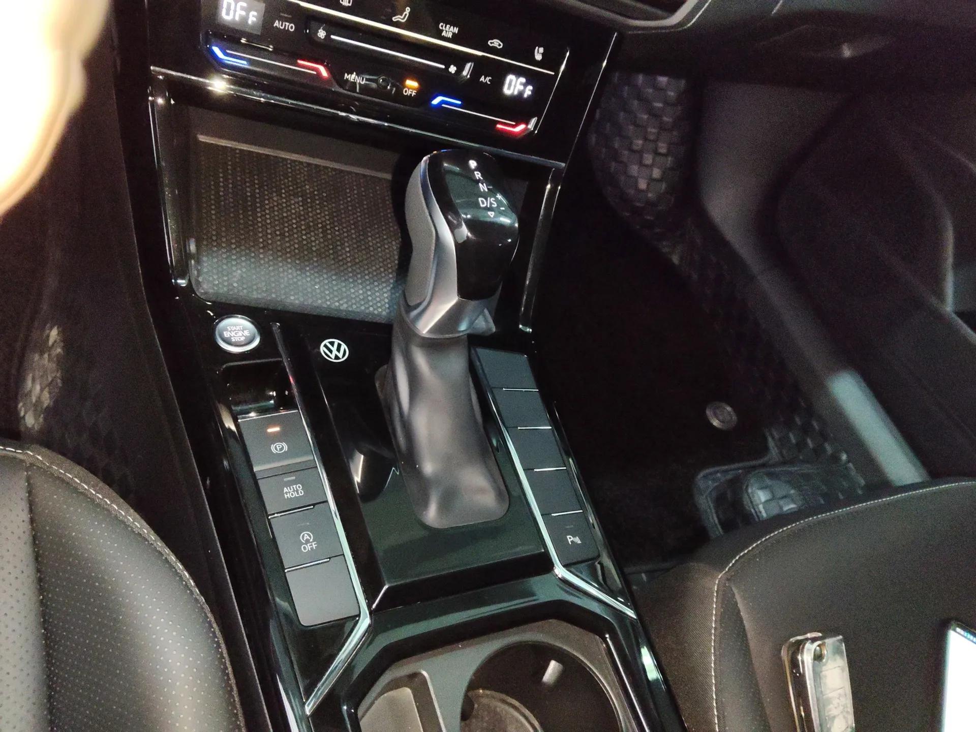 Volkswagen Passat 2025 Premium Version 380TSI Dragon Edition — миниатюра 17