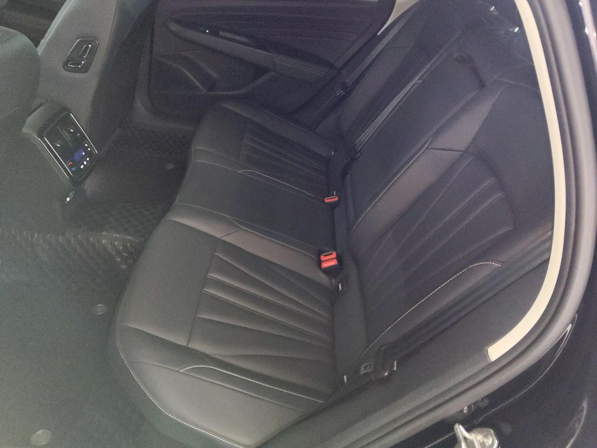Volkswagen Passat 2025 Premium Version 380TSI Dragon Edition — миниатюра 20
