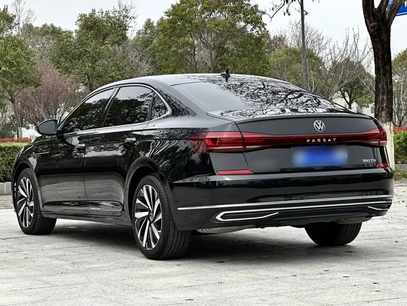 Volkswagen Passat 2024 380TSI Luxury Edition — миниатюра 7