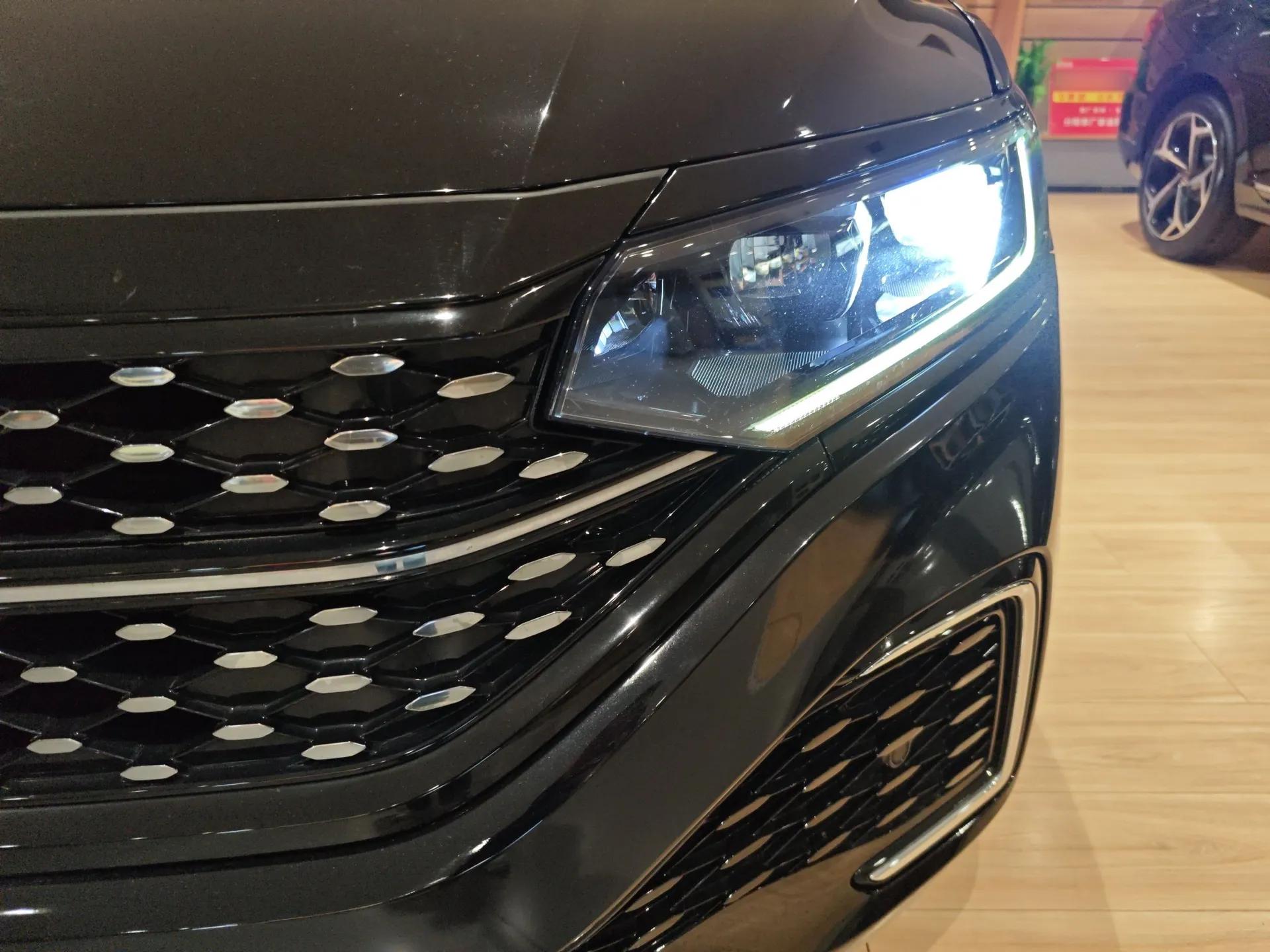 Volkswagen Passat 2023 330TSI Starry Elite Edition — миниатюра 5