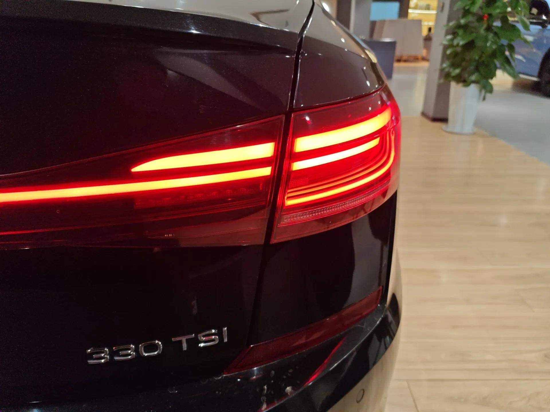 Volkswagen Passat 2023 330TSI Starry Elite Edition — миниатюра 8