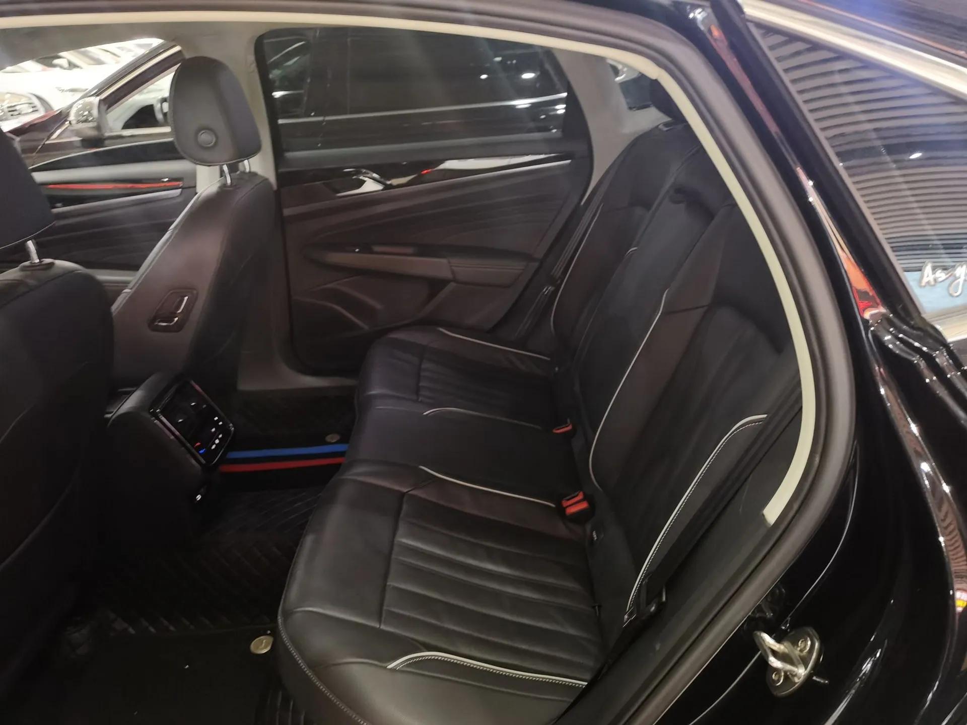 Volkswagen Passat 2022 330TSI Starry Elite Edition — миниатюра 20