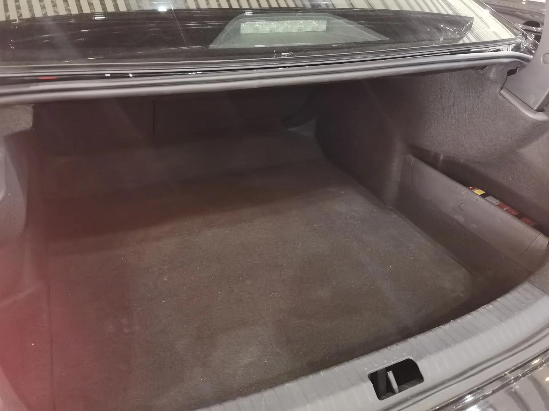 Volkswagen Passat 2022 330TSI Starry Elite Edition — миниатюра 22