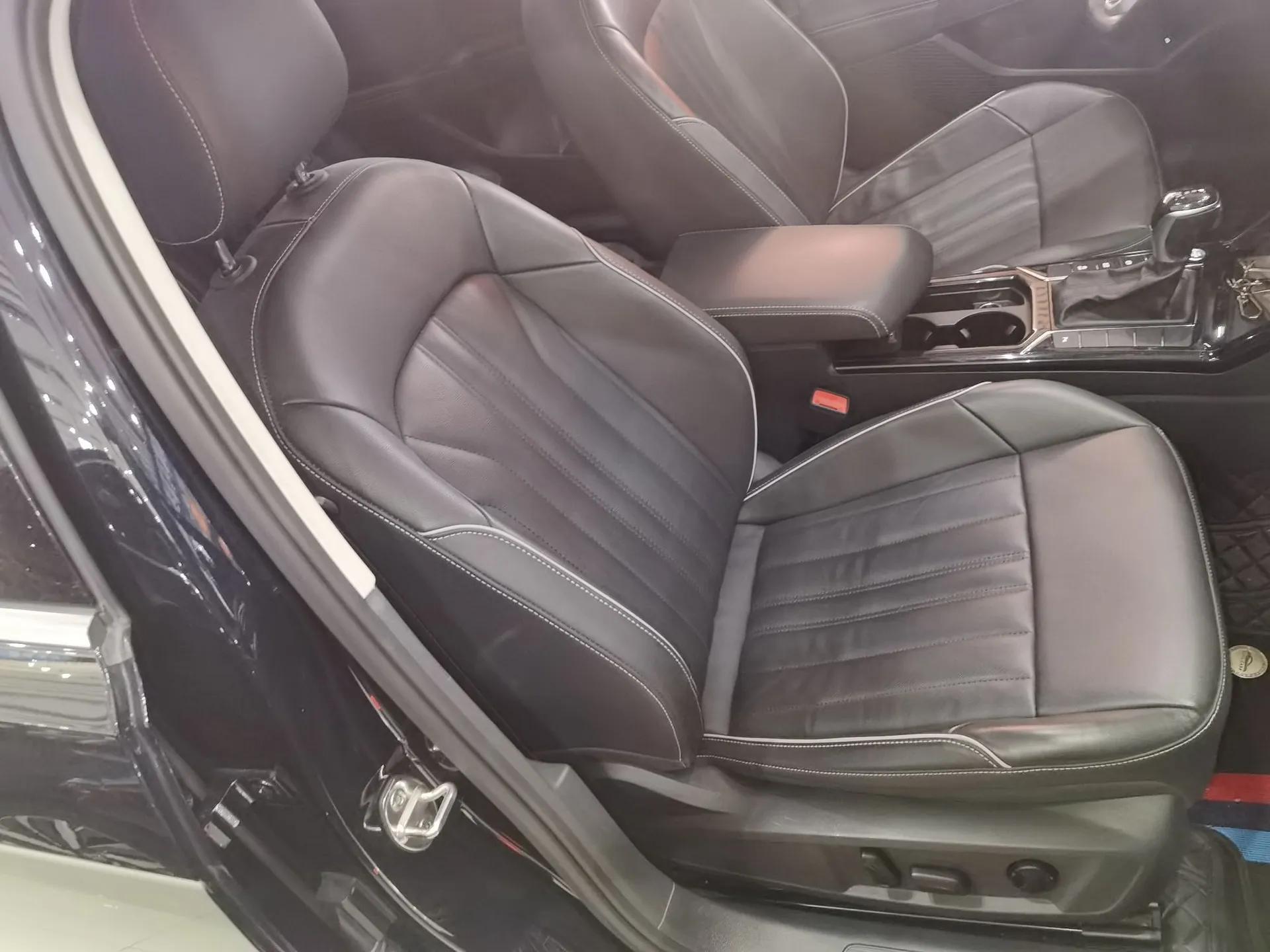 Volkswagen Passat 2022 330TSI Starry Elite Edition — миниатюра 23