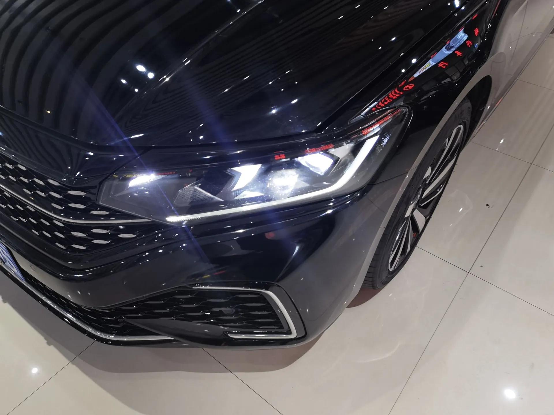 Volkswagen Passat 2022 330TSI Starry Elite Edition — миниатюра 9