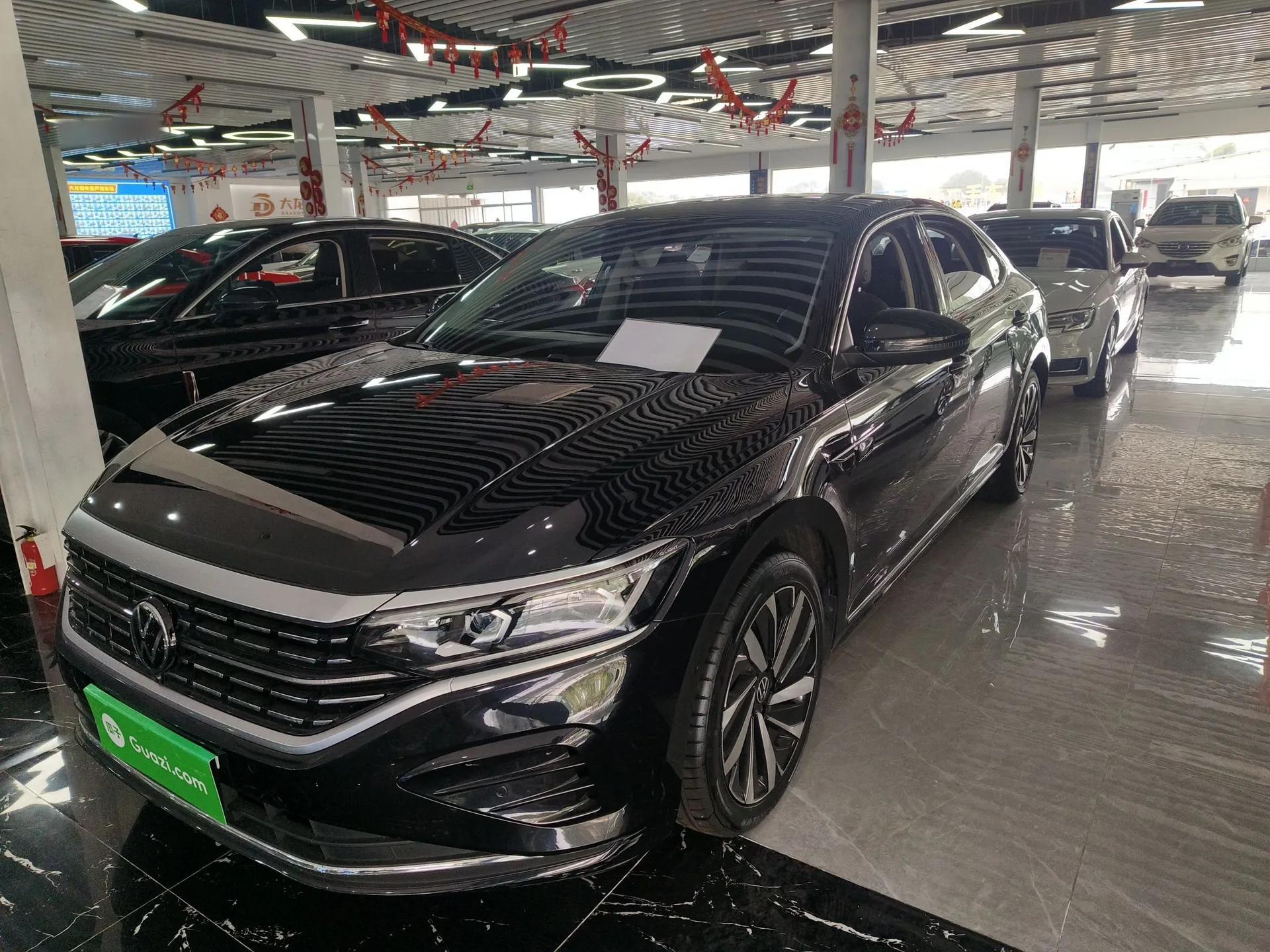 Volkswagen Passat 2023 330TSI Luxury Edition — миниатюра 1