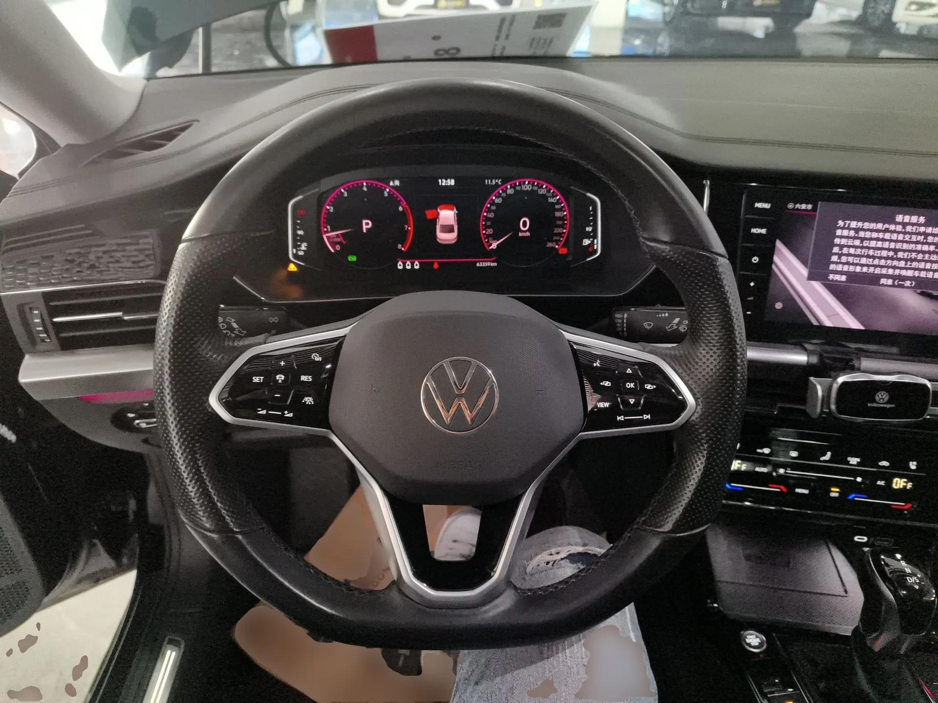 Volkswagen Passat 2023 330TSI Luxury Edition — миниатюра 13
